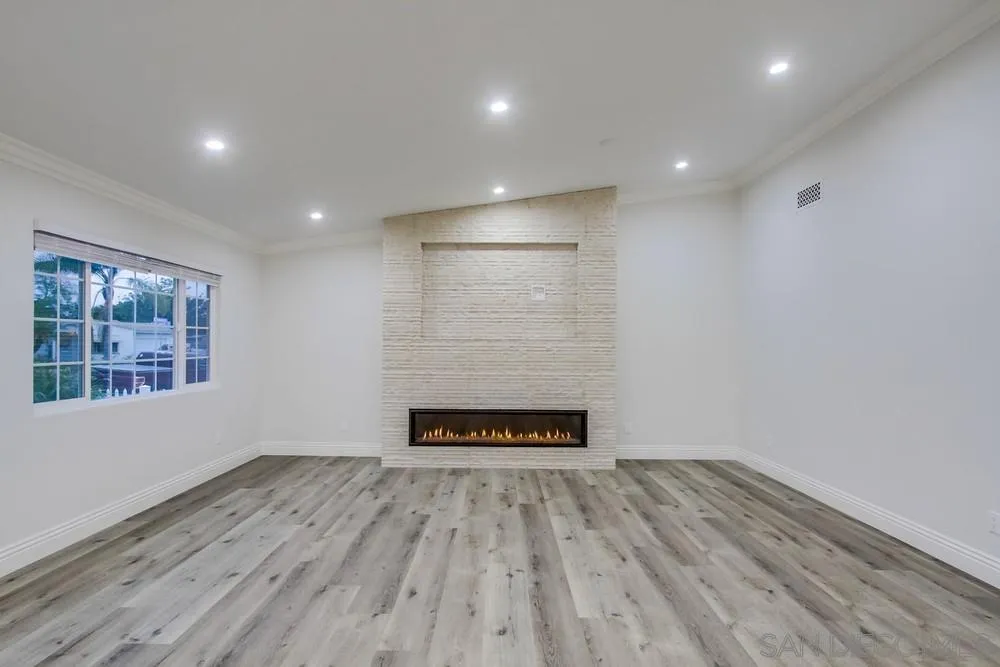https://cdn.realtyfeed.com/cdn/127/250037230/1d4c9b466b4b01d075c7caafe9d2276f.webp