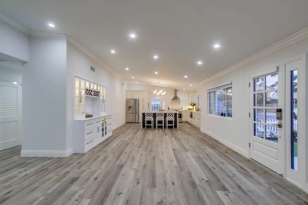 https://cdn.realtyfeed.com/cdn/127/250037230/ac023631a5304311c62c6fc2d074a626.webp