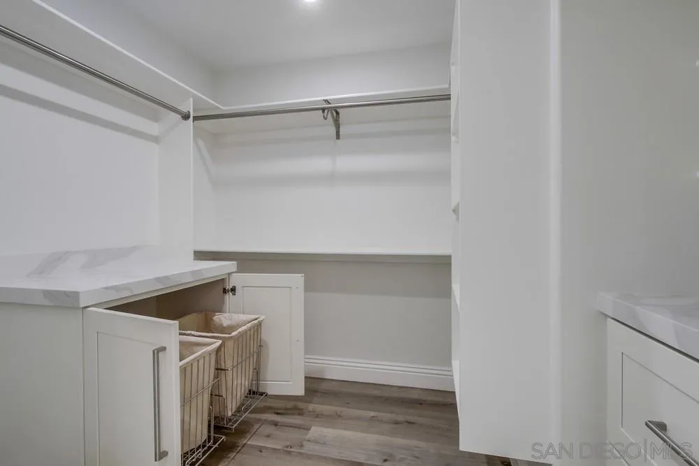 https://cdn.realtyfeed.com/cdn/127/250037230/e09912d6e1030d55d0447ea39be58bbf.webp
