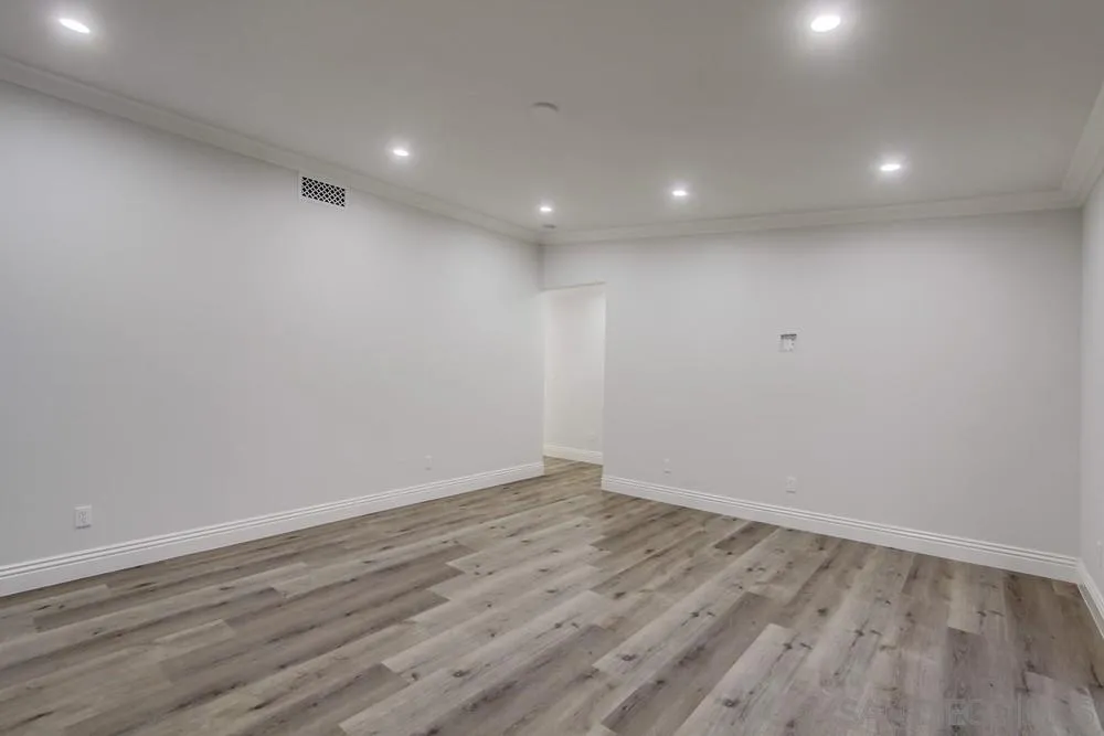 https://cdn.realtyfeed.com/cdn/127/250037230/e9374b9fadba1ae0a3ea91e2562ef53c.webp