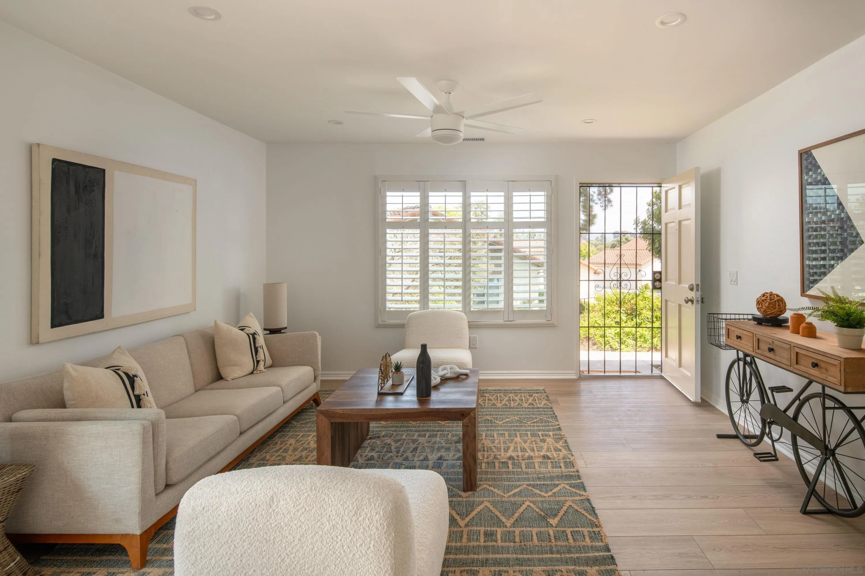 https://cdn.realtyfeed.com/cdn/127/250037231/05f4e9593417e6a6e22ae629a739ac9c.webp
