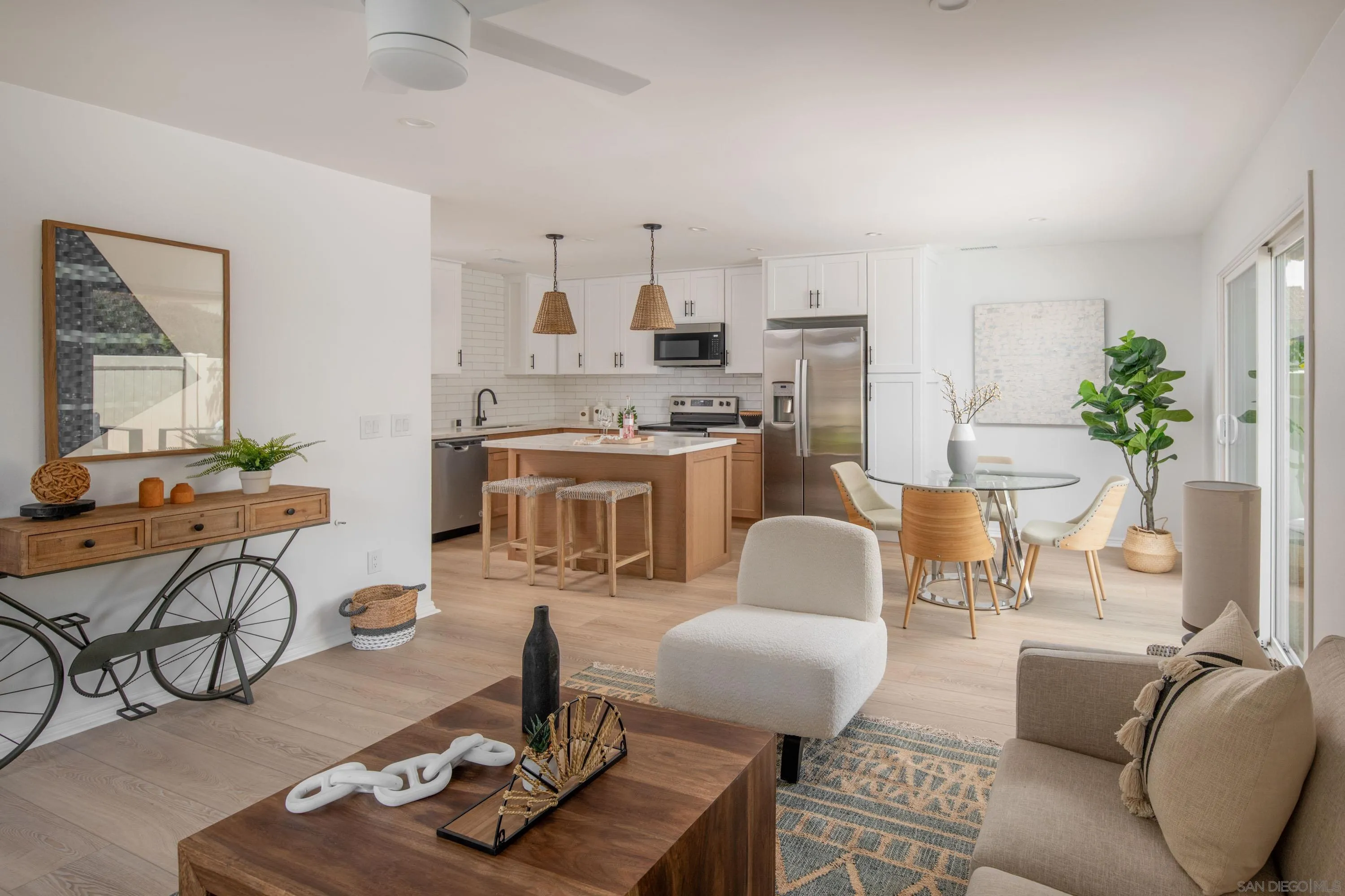 https://cdn.realtyfeed.com/cdn/127/250037231/28eb60124d714d13835c4805ba7002c3.webp