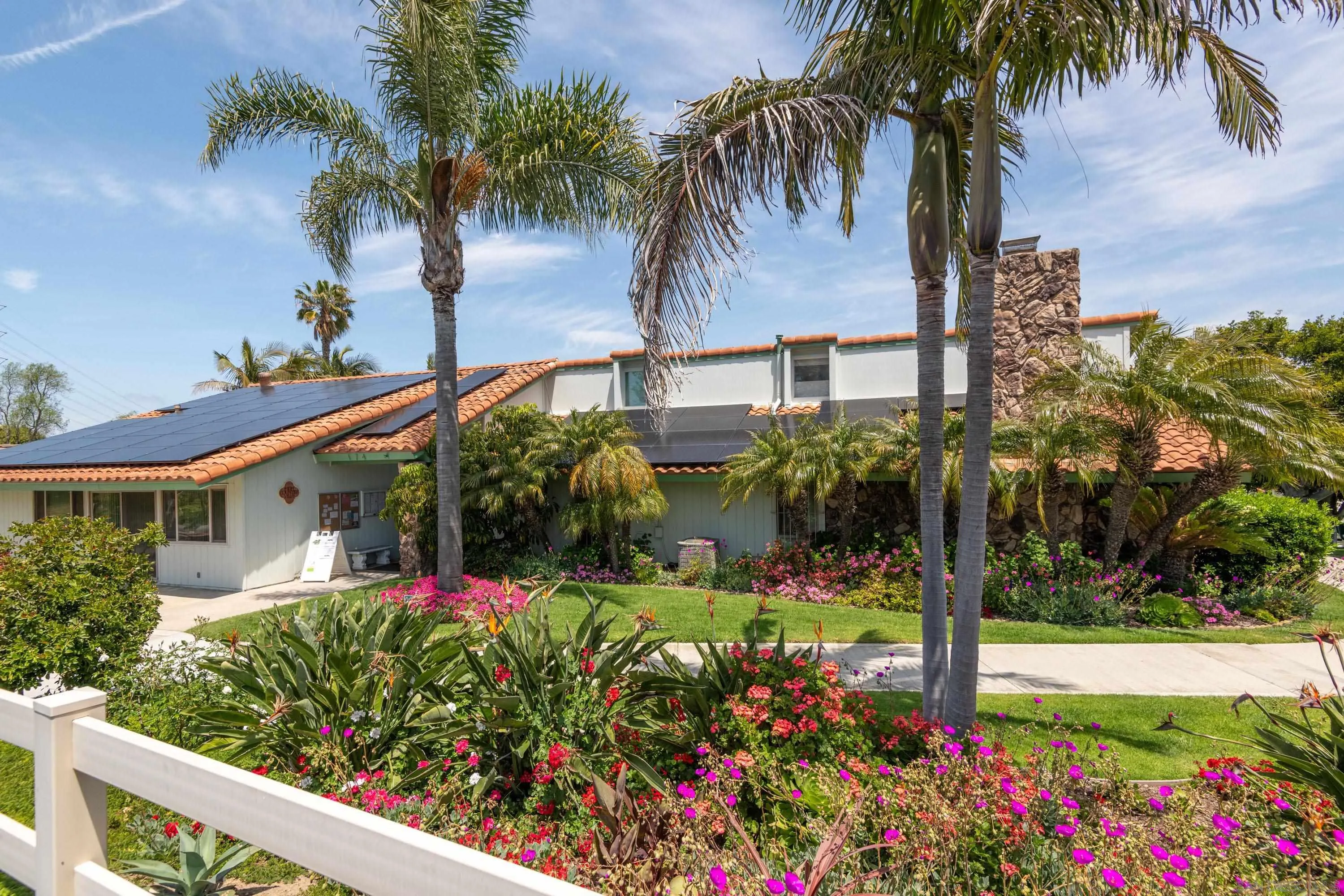 https://cdn.realtyfeed.com/cdn/127/250037231/ad07ca3b5b79af859570430083b7809b.webp