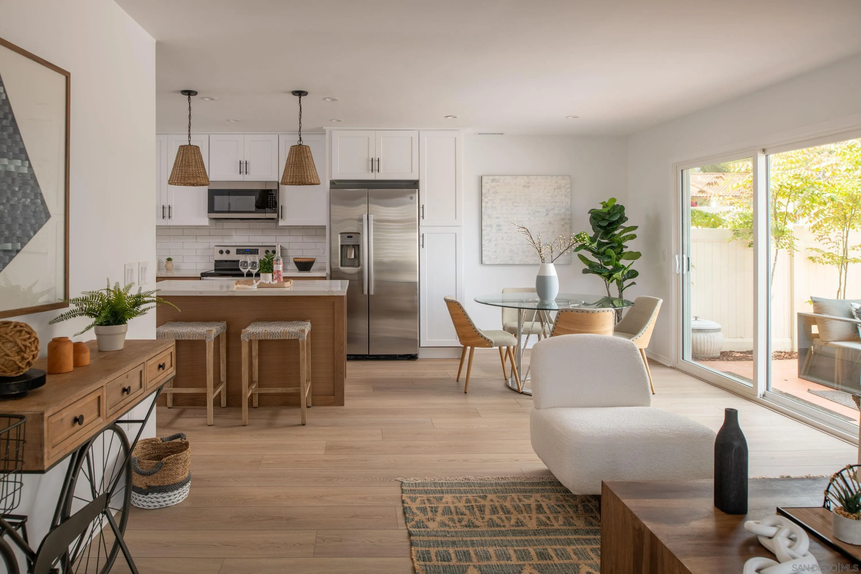 https://cdn.realtyfeed.com/cdn/127/250037231/d125efddd8201fe411e881d1267b8351.webp