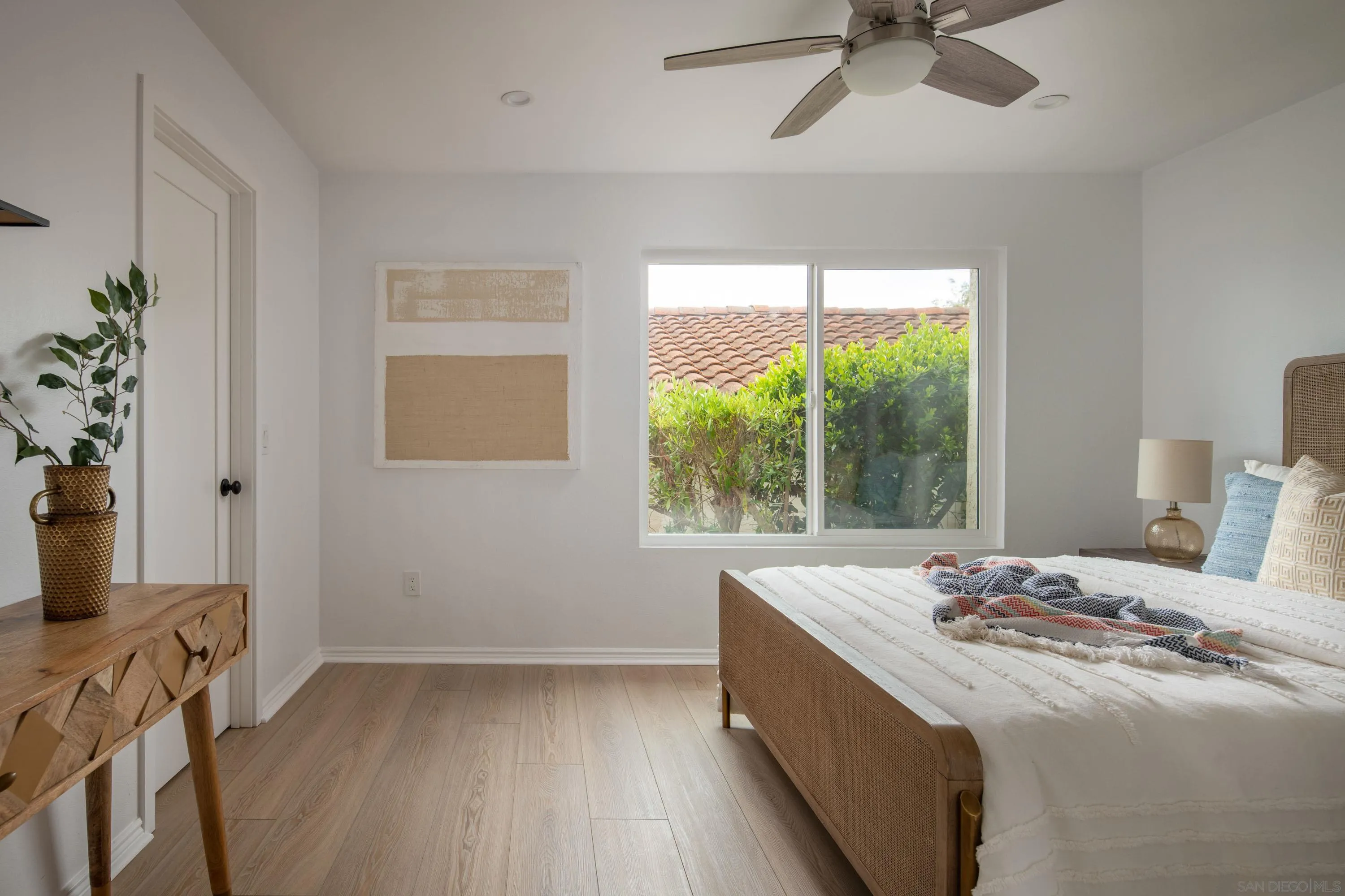 https://cdn.realtyfeed.com/cdn/127/250037231/fb68863681c5b986cdfdcfd1e6070631.webp