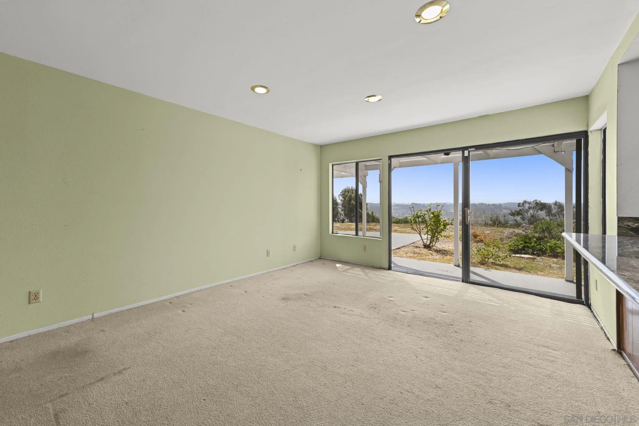 https://cdn.realtyfeed.com/cdn/127/250037240/15ca87bbe7baa76f9d63e5946ae1507b.webp