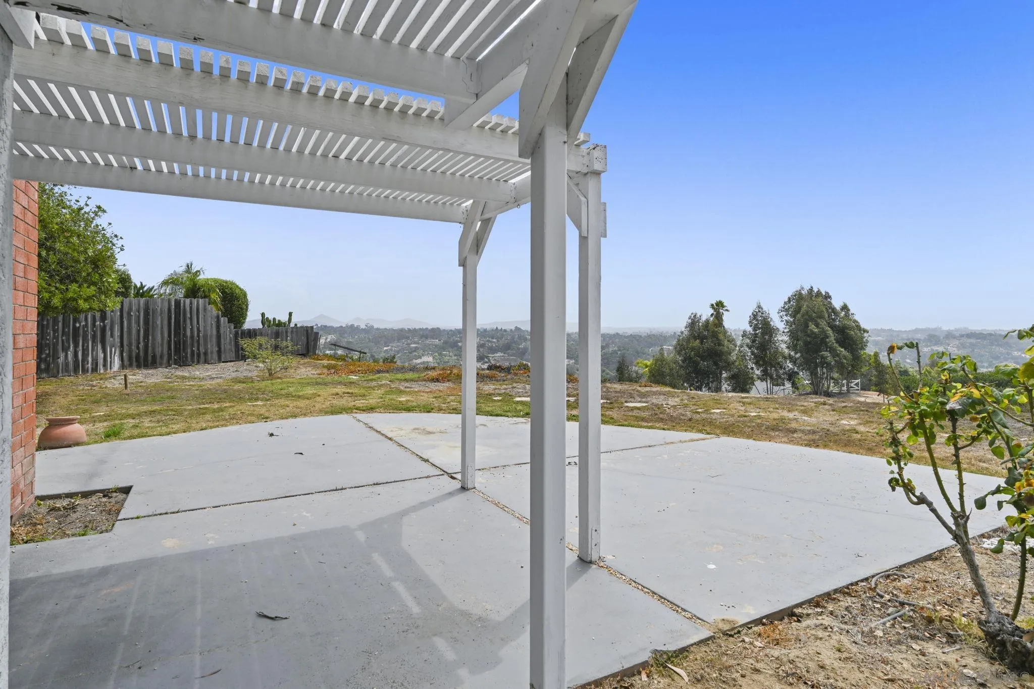 https://cdn.realtyfeed.com/cdn/127/250037240/66824d638952667e6d73e0a355bf2dca.webp