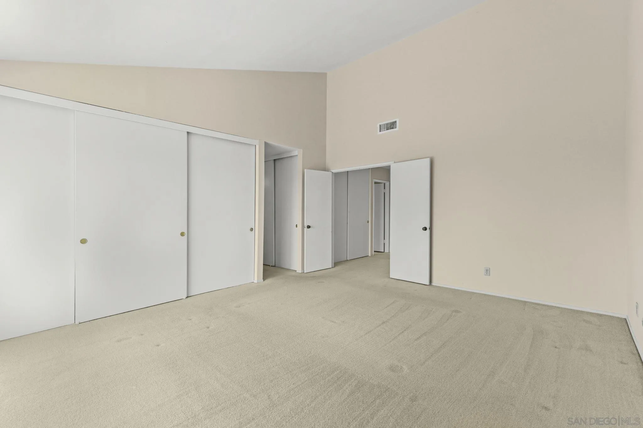 https://cdn.realtyfeed.com/cdn/127/250037240/76822d80aa28b8b0e8dc5b6ff66f27c2.webp