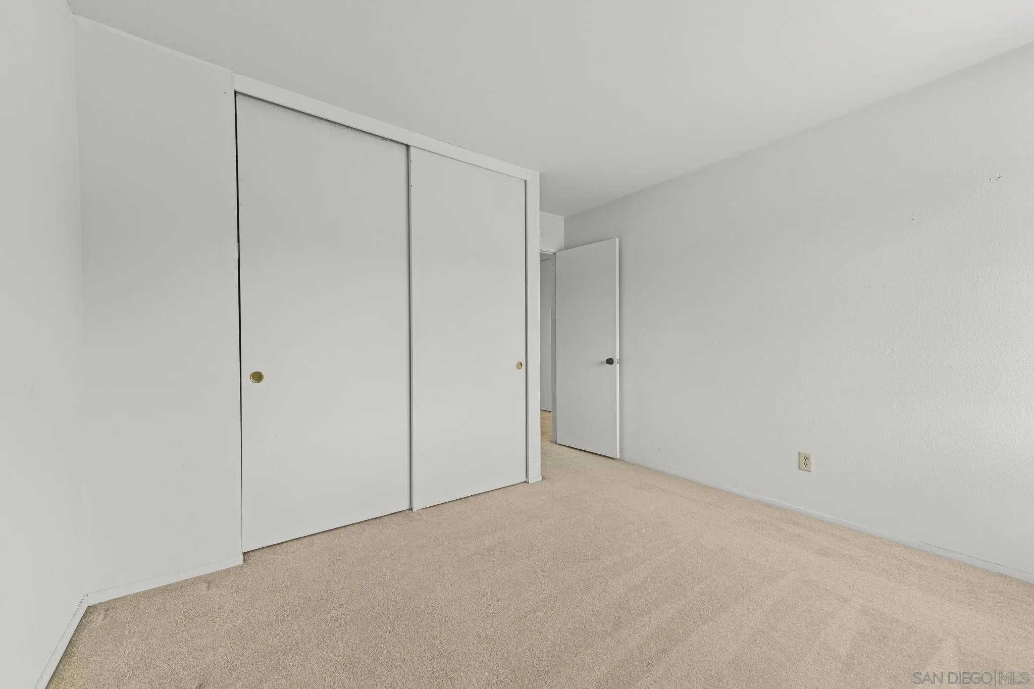 https://cdn.realtyfeed.com/cdn/127/250037240/a249434296517f8ee20f7e7d55e5fe01.webp