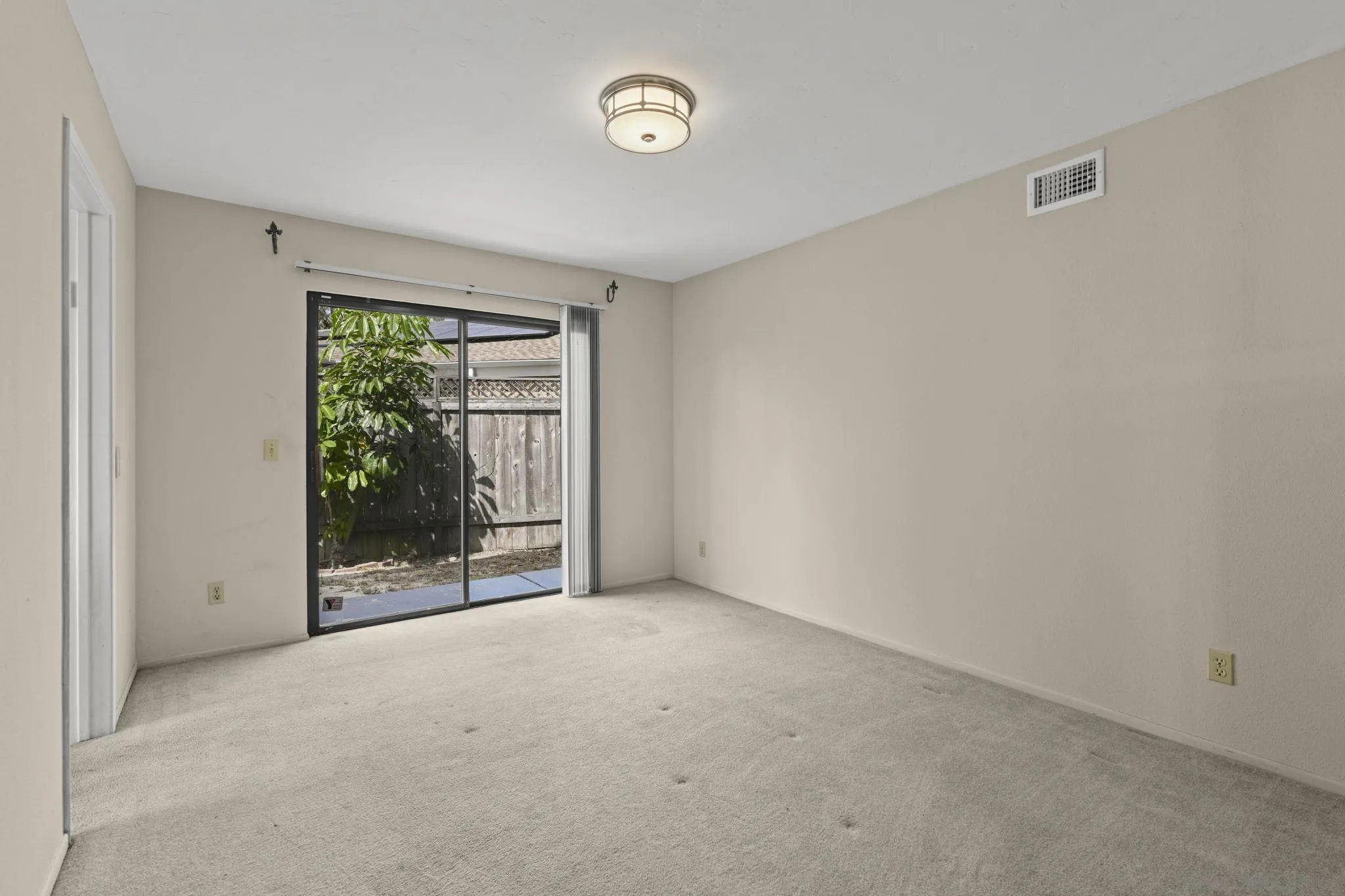 https://cdn.realtyfeed.com/cdn/127/250037240/b65a06c731e68d288a5600122aa235ee.webp
