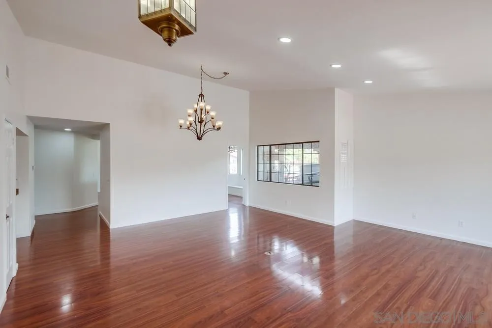 https://cdn.realtyfeed.com/cdn/127/250037246/23f77cc44783cdb56eeadbb60a452c7b.webp
