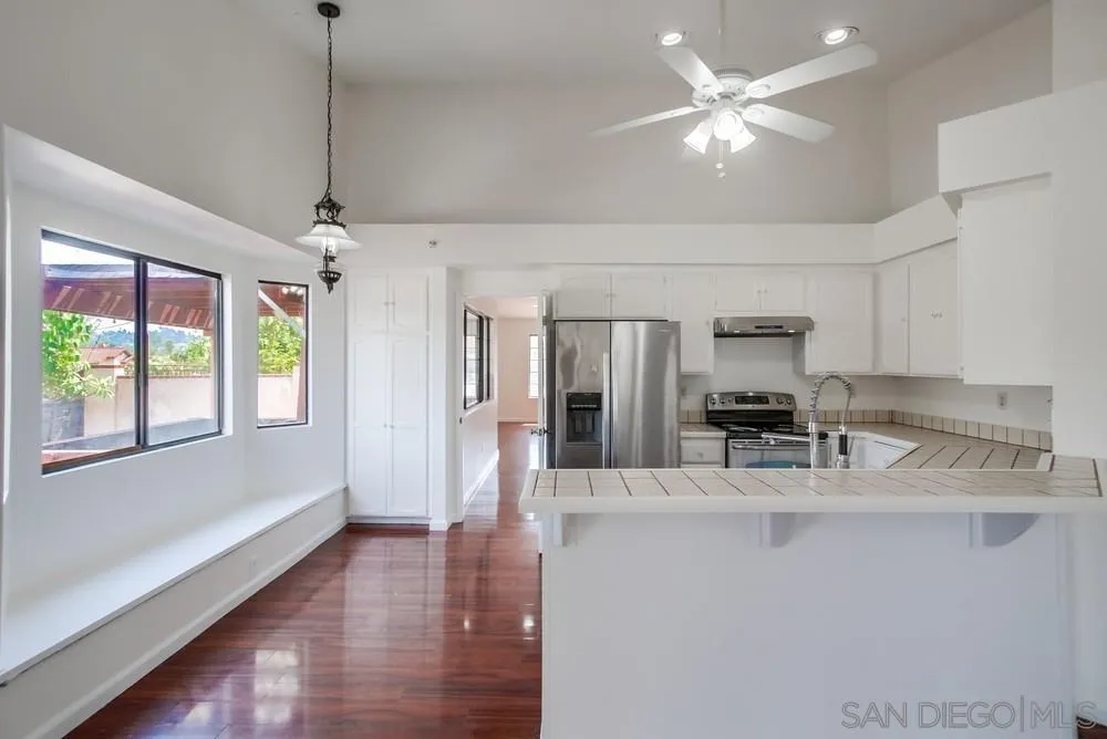 https://cdn.realtyfeed.com/cdn/127/250037246/5bb658b91e4b1371f77ca4318b2cc762.webp