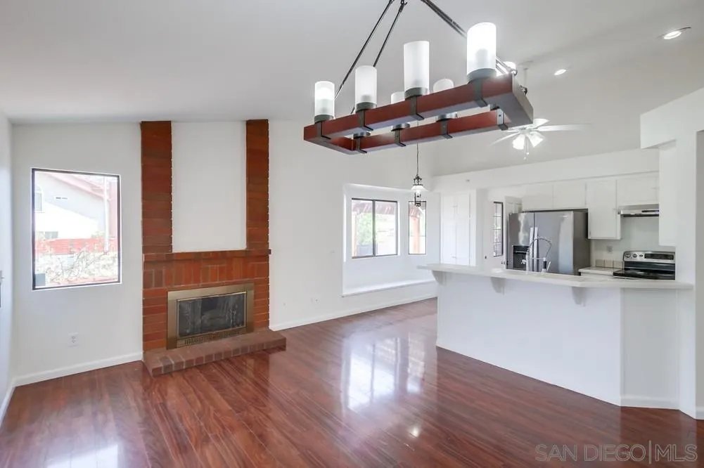 https://cdn.realtyfeed.com/cdn/127/250037246/91ae3e6395c895c39846c43a97a24d28.webp