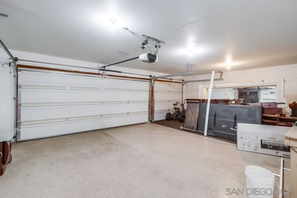 https://cdn.realtyfeed.com/cdn/127/250037246/c261bb11de496cb6e69c9c43bc890ad8.webp