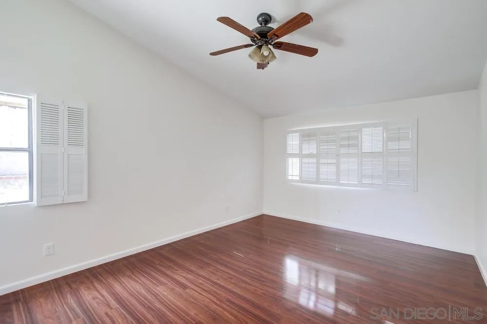 https://cdn.realtyfeed.com/cdn/127/250037246/d55dce655c8b56a74949c505cdc19c0c.webp