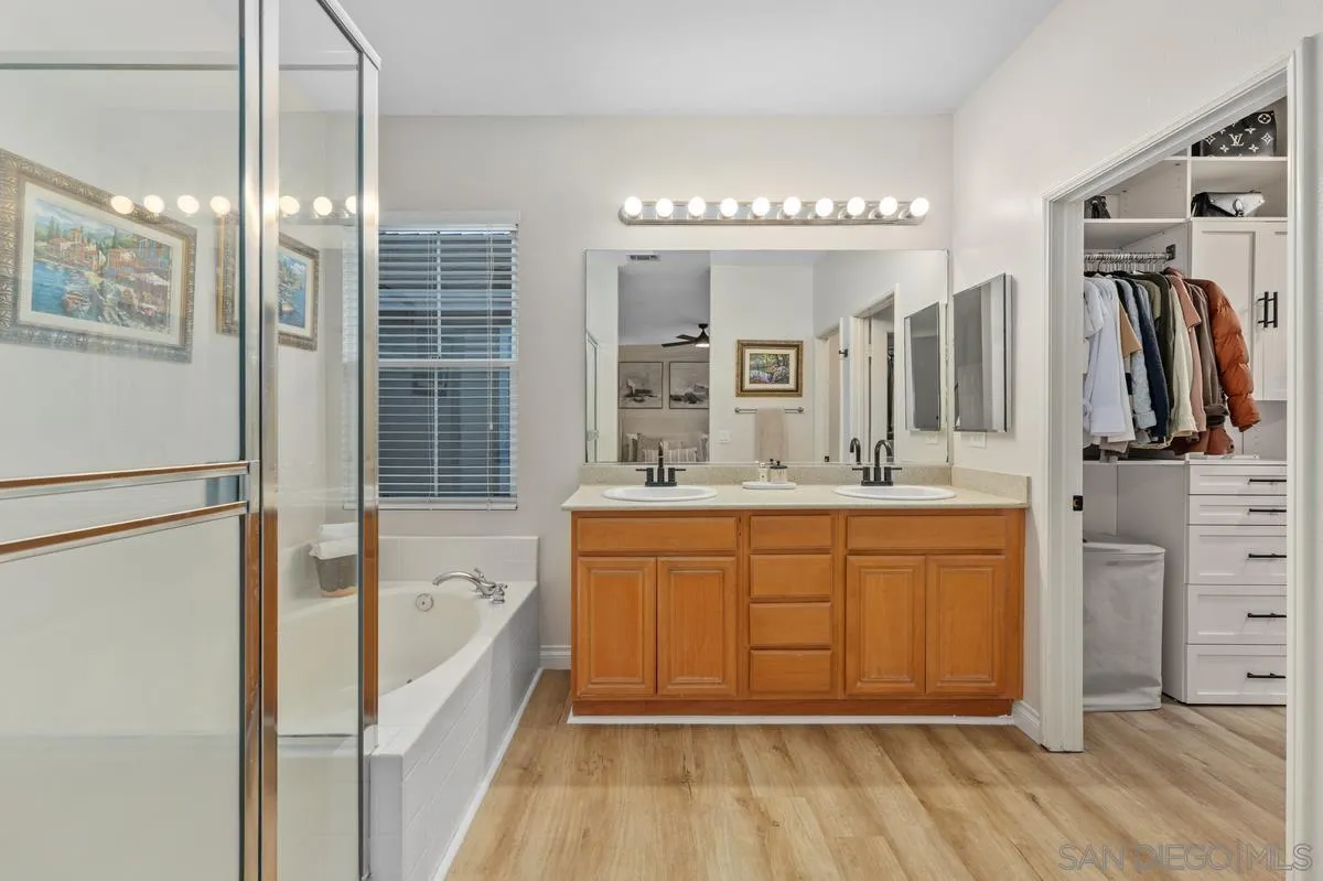 https://cdn.realtyfeed.com/cdn/127/250037248/c1f130ae25384e2517e8de20e4e2460e.webp