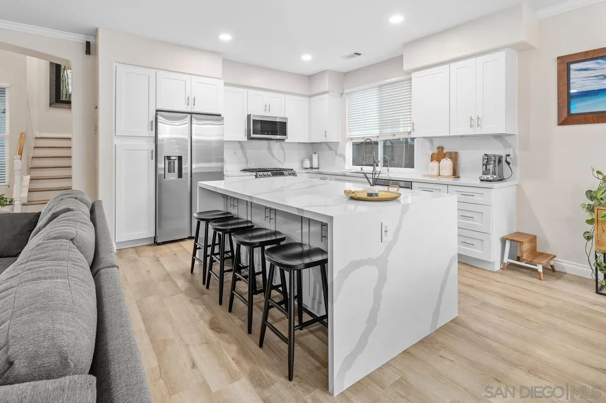 https://cdn.realtyfeed.com/cdn/127/250037248/df004c0e7fc7a818a43eef738ea22466.webp