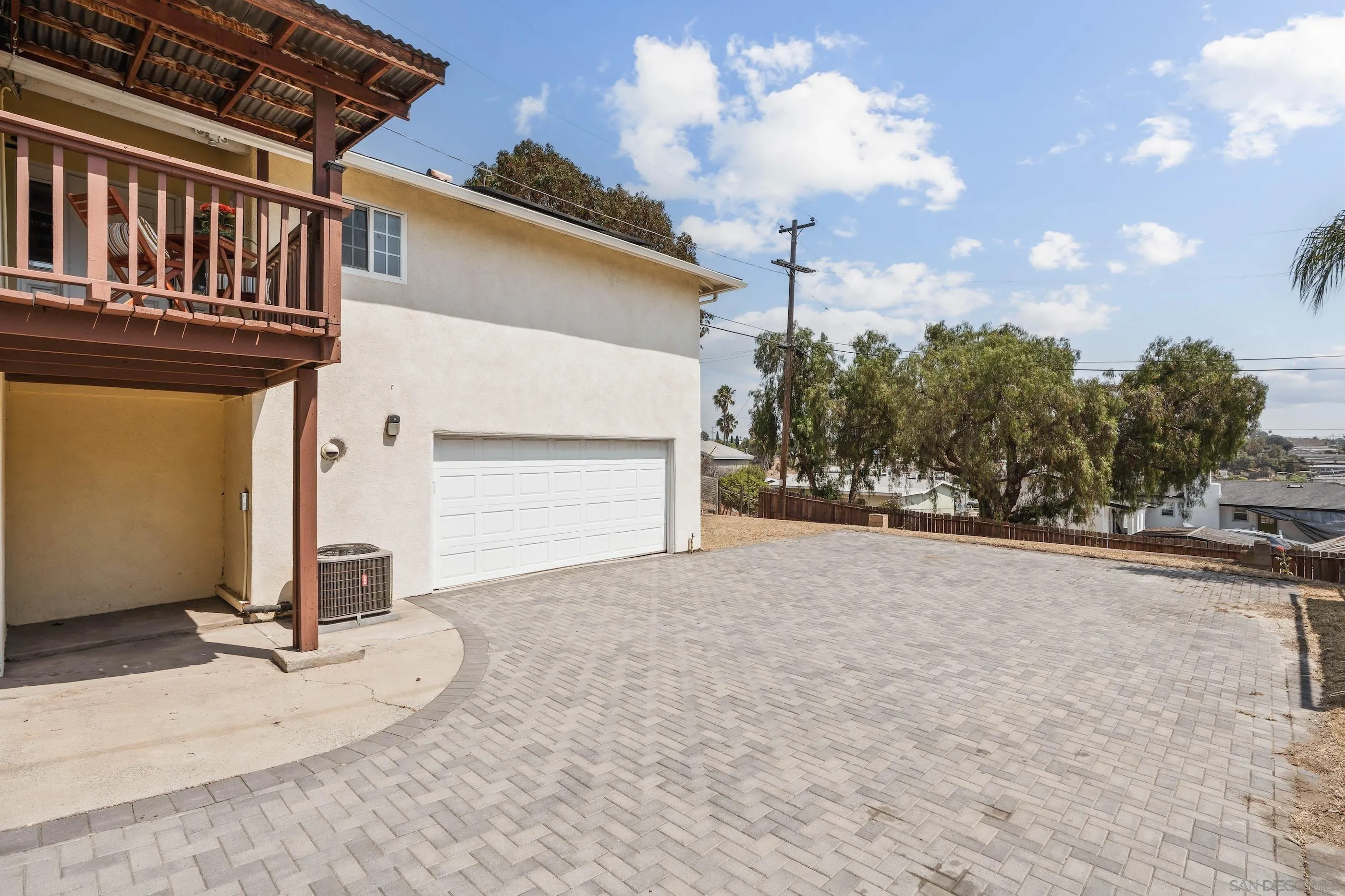 https://cdn.realtyfeed.com/cdn/127/250037250/8210c9a763f19fa86be88c94644153fb.webp