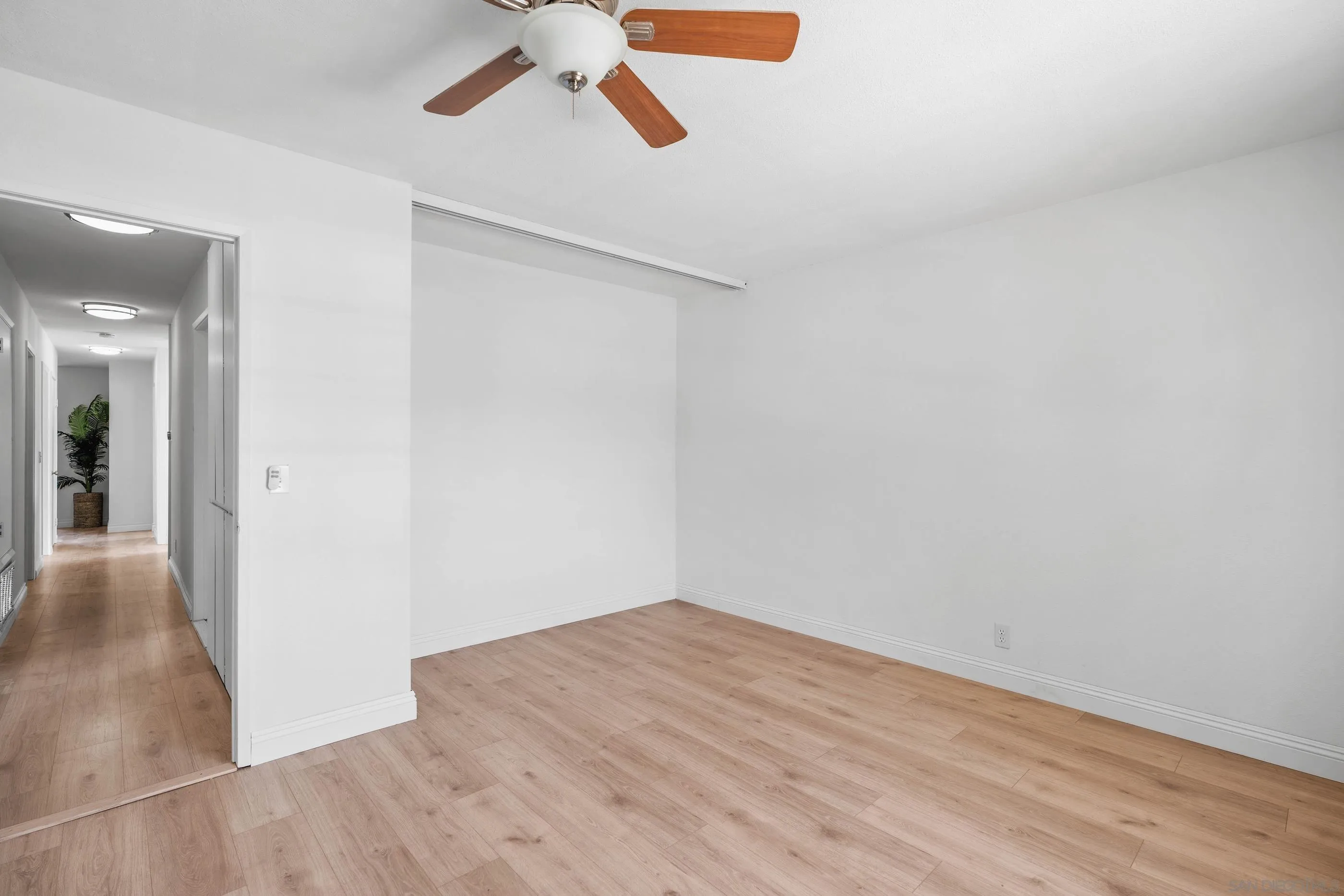https://cdn.realtyfeed.com/cdn/127/250037250/8e50ff98e385a06c10bc5cd335590594.webp