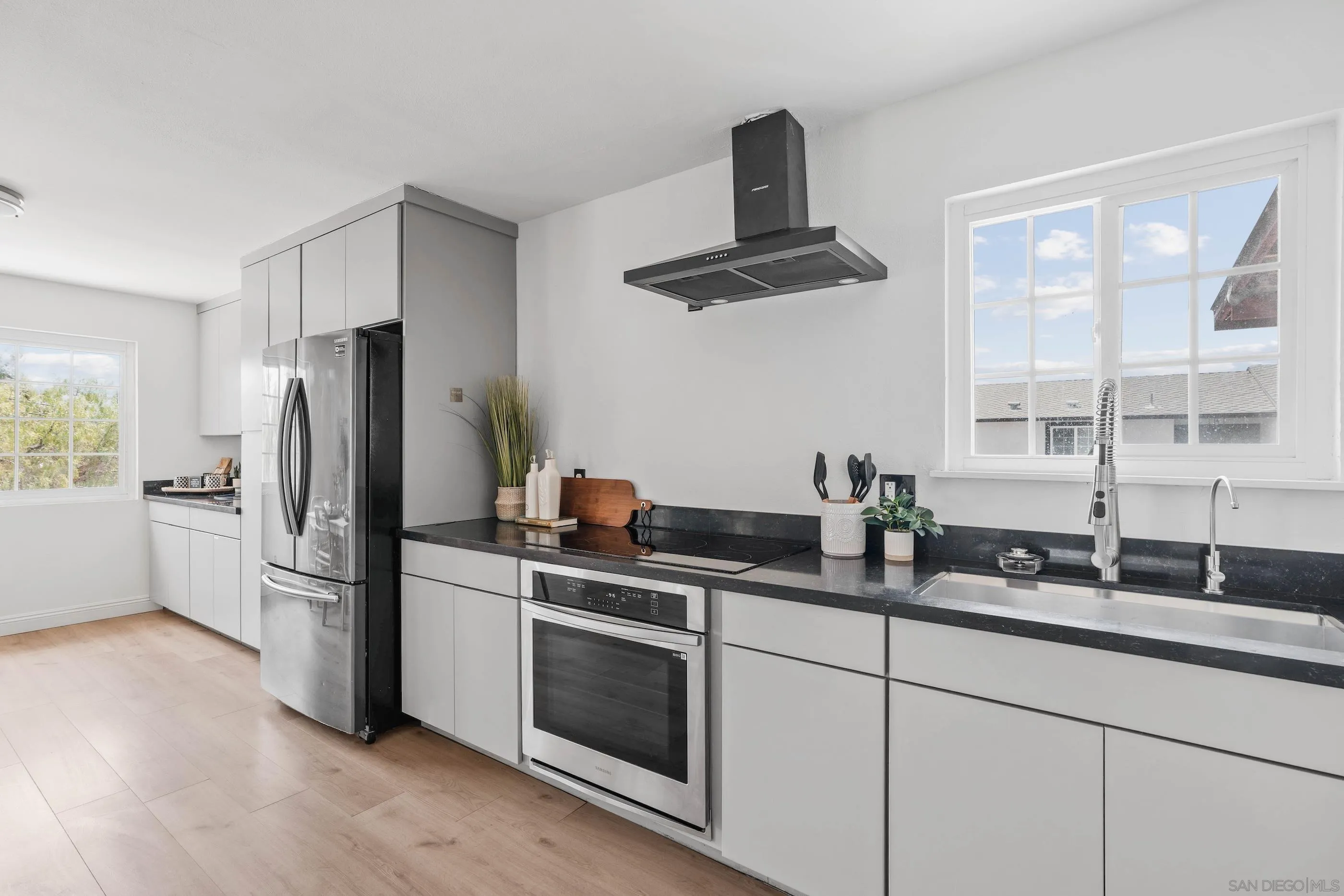 https://cdn.realtyfeed.com/cdn/127/250037250/a25dc063a7aa16e8d9c5f77b056731c4.webp