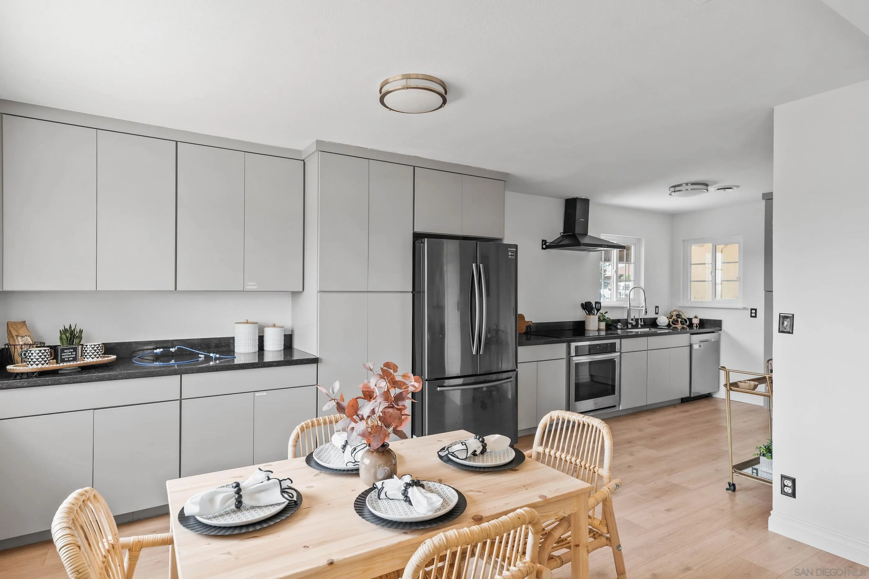 https://cdn.realtyfeed.com/cdn/127/250037250/c21f13f38902df86885c1c6c3285dc9c.webp