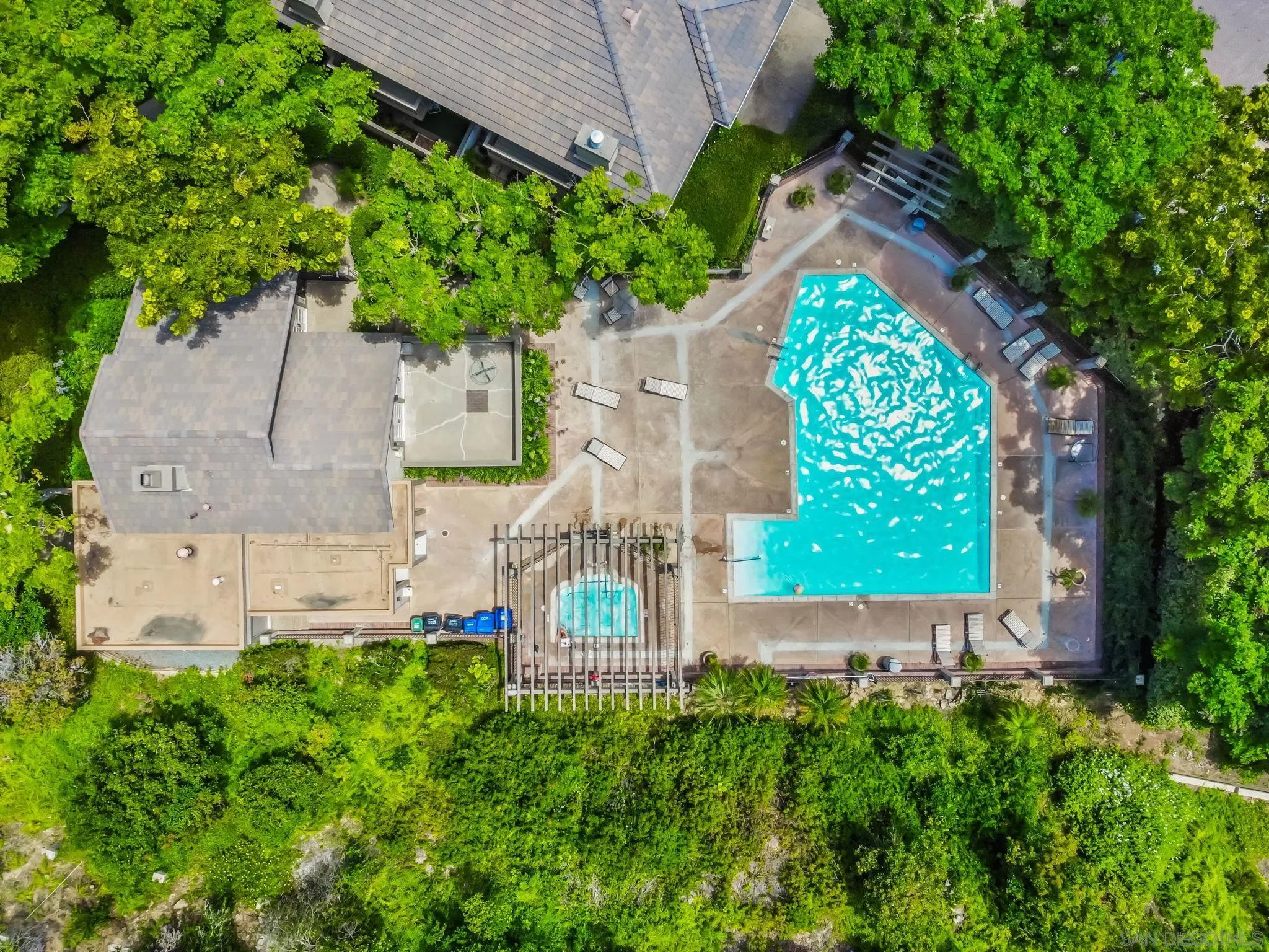 https://cdn.realtyfeed.com/cdn/127/250037255/1236f4750dadd2b897c5c82ad0c1db39.webp