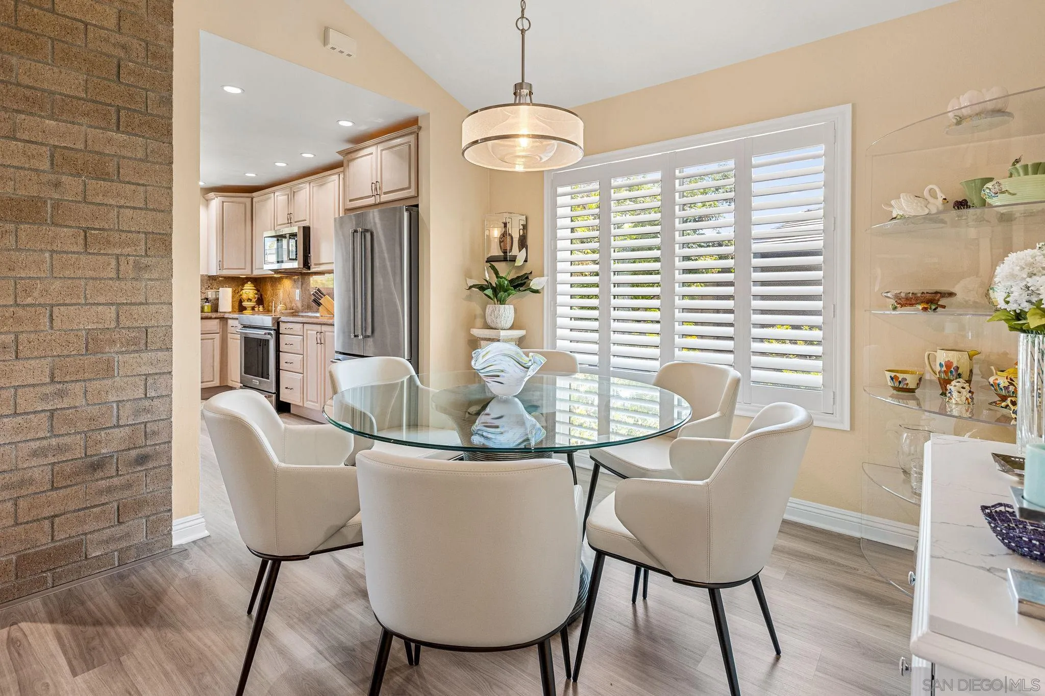 https://cdn.realtyfeed.com/cdn/127/250037255/63a782b30bf6d108a6cc08eadfda17fc.webp