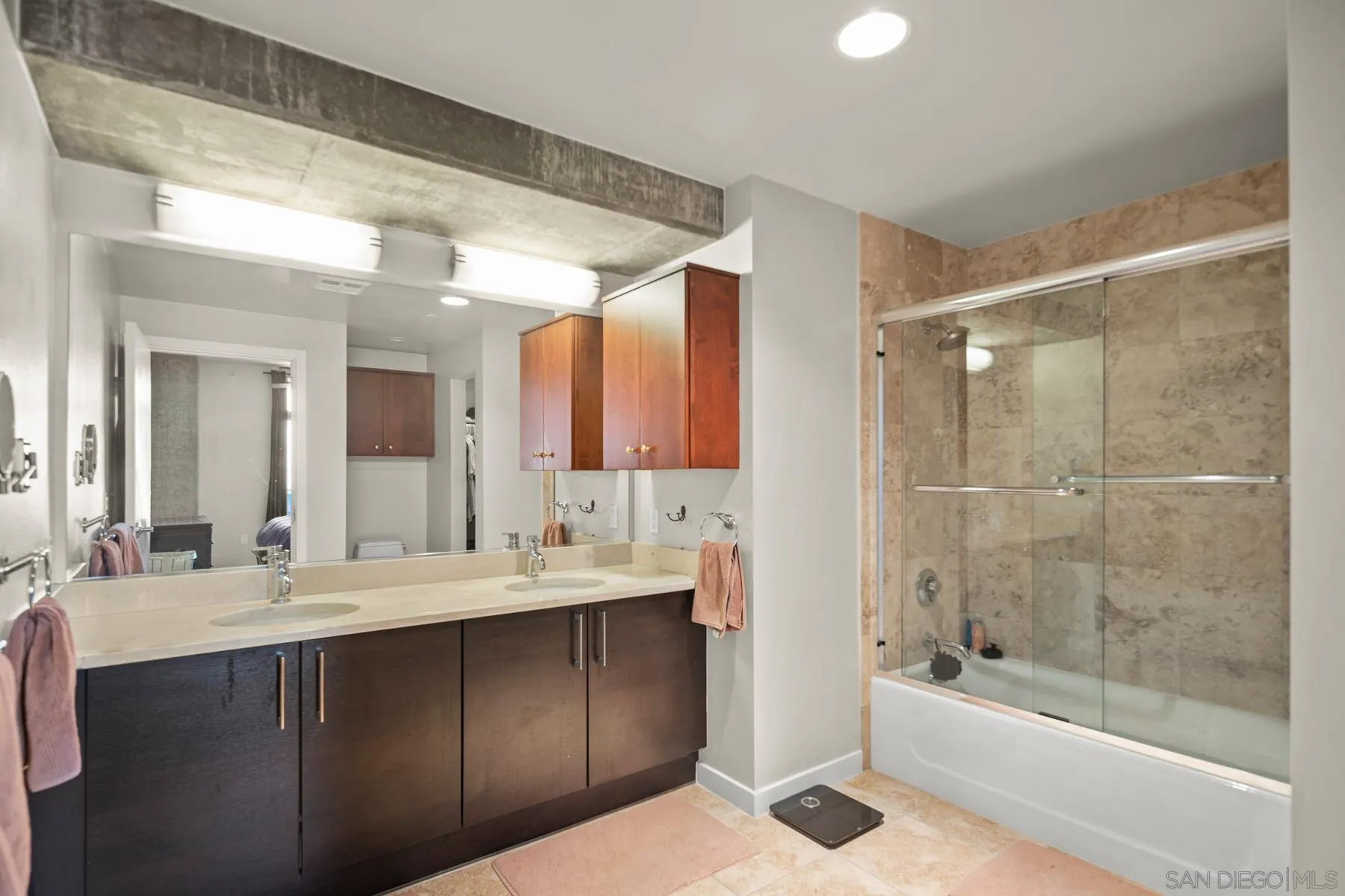 https://cdn.realtyfeed.com/cdn/127/250037256/6e8150e157b676ffe005a9440d56c656.webp