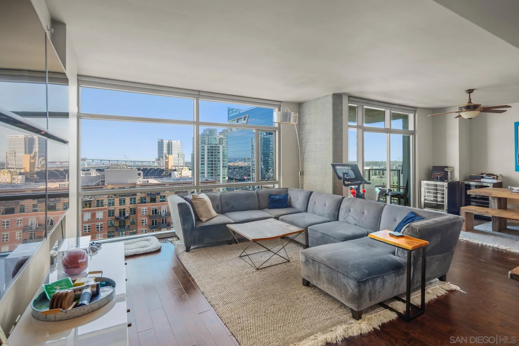 https://cdn.realtyfeed.com/cdn/127/250037256/e320656b62834ce6d8b056b8dfd4ce4e.webp