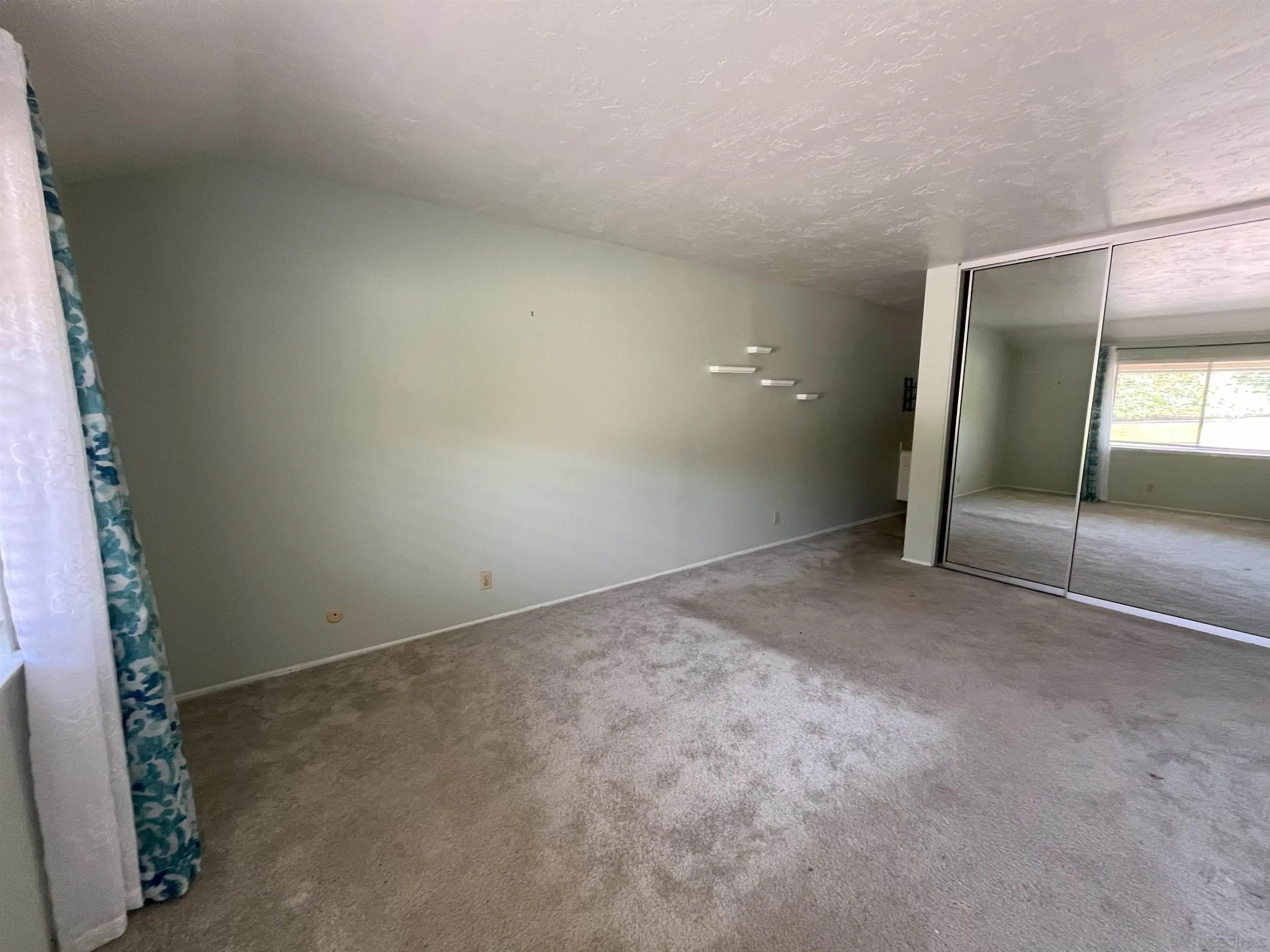 https://cdn.realtyfeed.com/cdn/127/250037257/10ed14e4b52327ba651f998009e0a767.webp