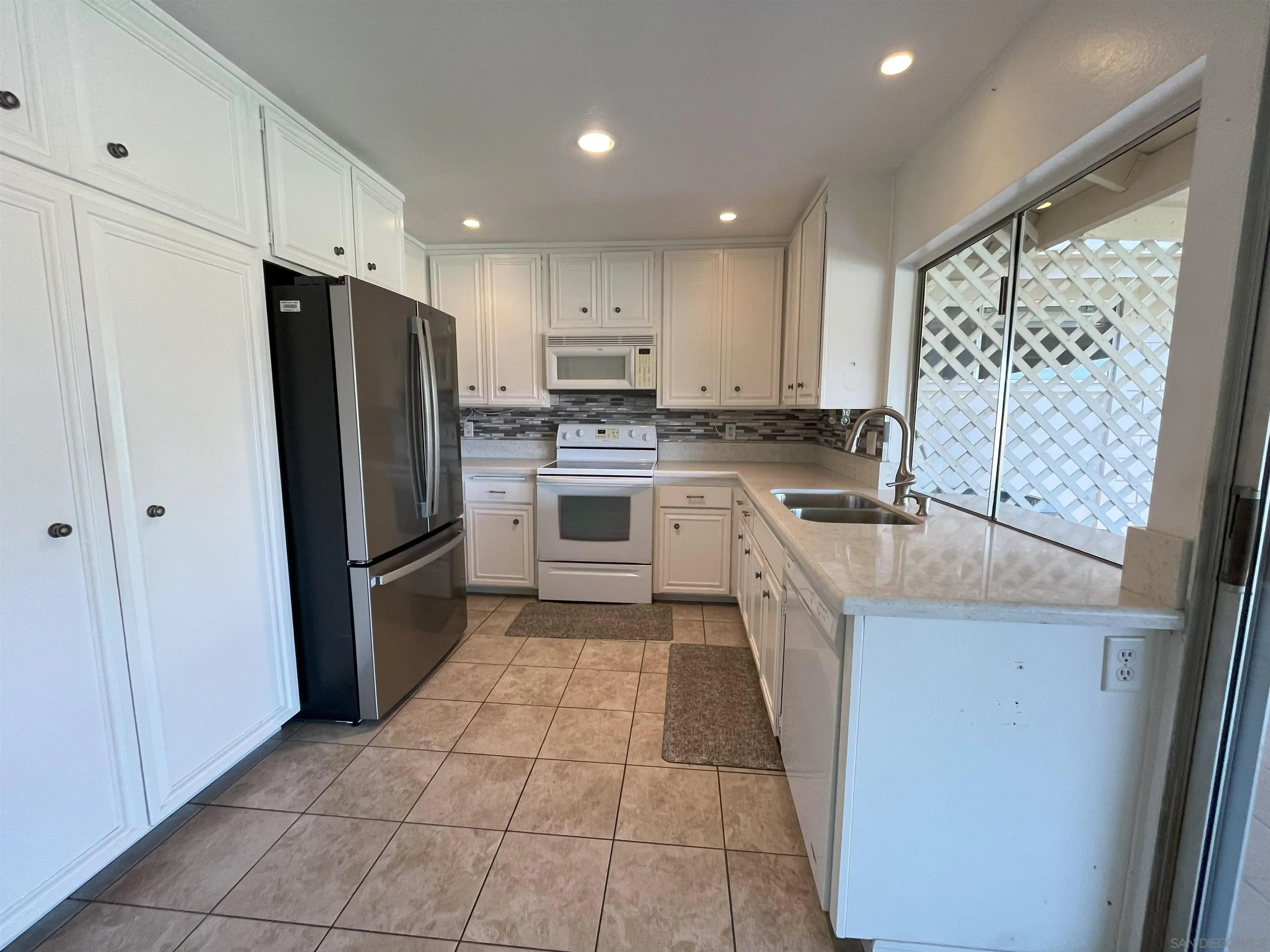 https://cdn.realtyfeed.com/cdn/127/250037257/8797b5c458dd59fb3b14ddb0c5674bd7.webp