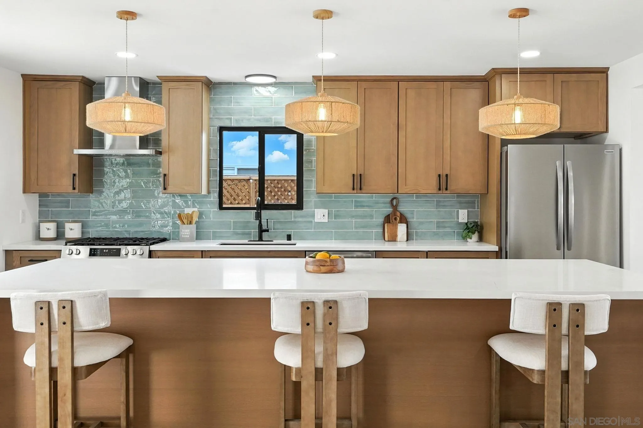 https://cdn.realtyfeed.com/cdn/127/250037265/1e0bc1d9eb7f66588b6804836cbff209.webp
