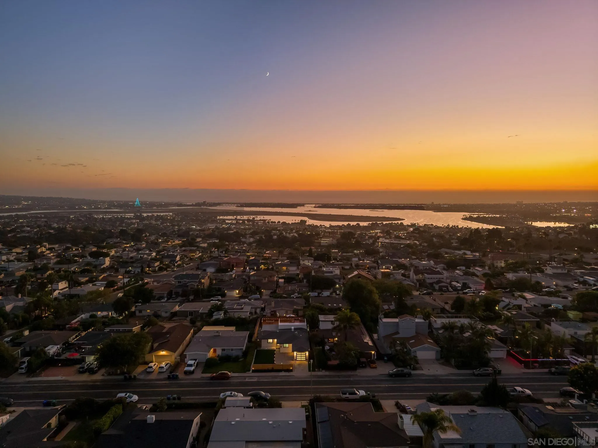https://cdn.realtyfeed.com/cdn/127/250037265/2e053bd6c232c85ac508a5b18868a9e9.webp