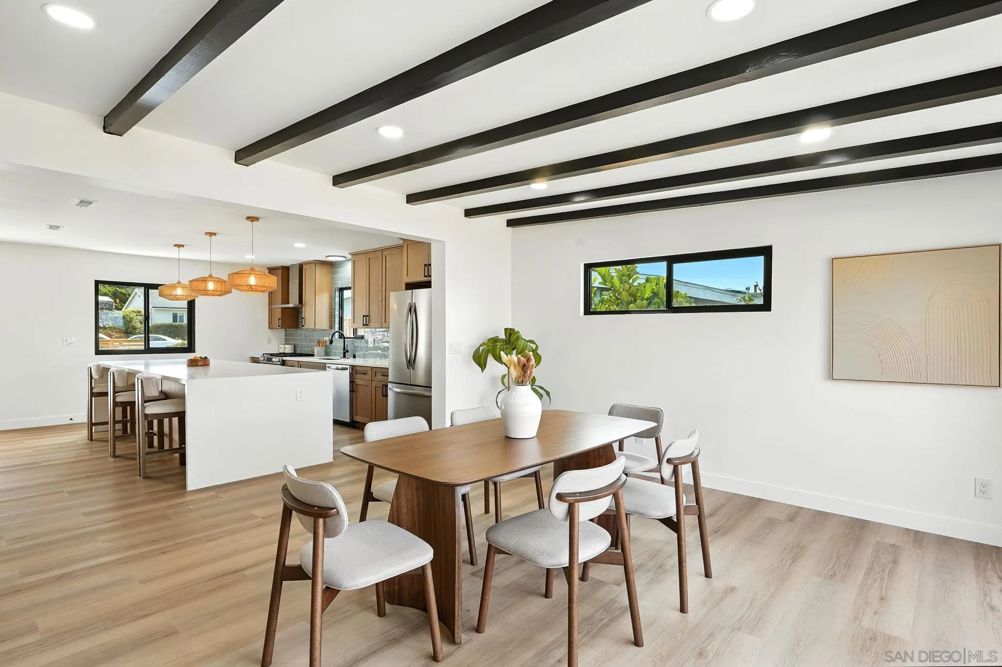 https://cdn.realtyfeed.com/cdn/127/250037265/5c66c26a4abe95fd234245d1104baf13.webp