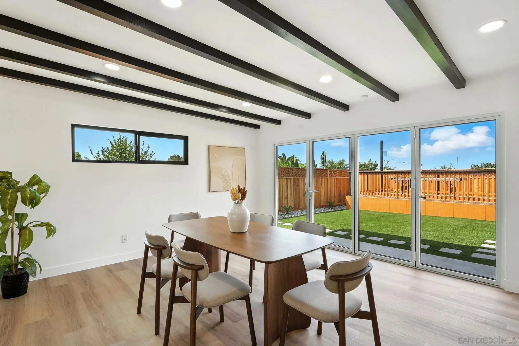 https://cdn.realtyfeed.com/cdn/127/250037265/5ddce7281d5a1b9633d7bc1a3683a85a.webp