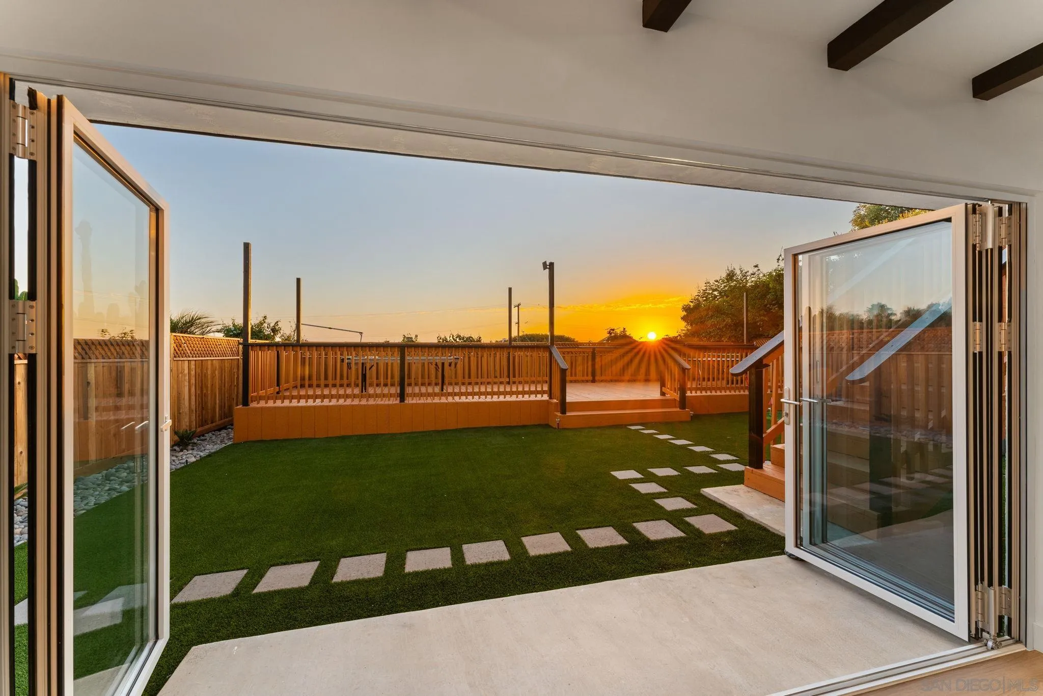 https://cdn.realtyfeed.com/cdn/127/250037265/7522708bf773a5d3f5894822ed1a8617.webp
