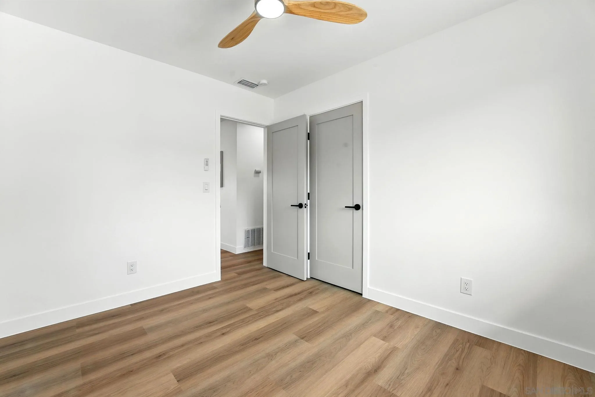 https://cdn.realtyfeed.com/cdn/127/250037265/8bd99d5be5077baa3625b241000037db.webp