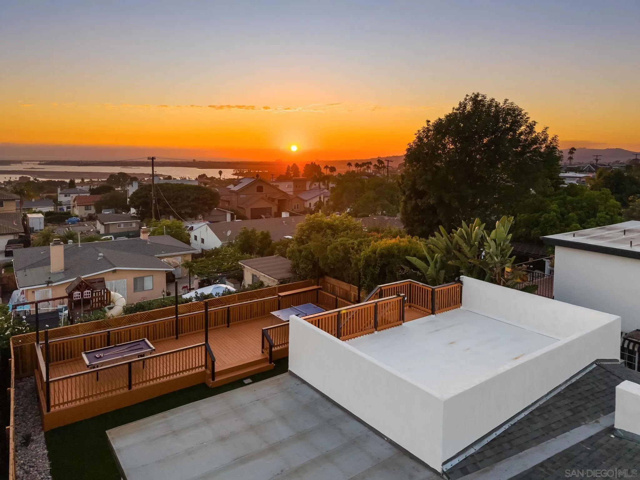 https://cdn.realtyfeed.com/cdn/127/250037265/9df712b114d8c3bf54aa94837f2b01fa.webp