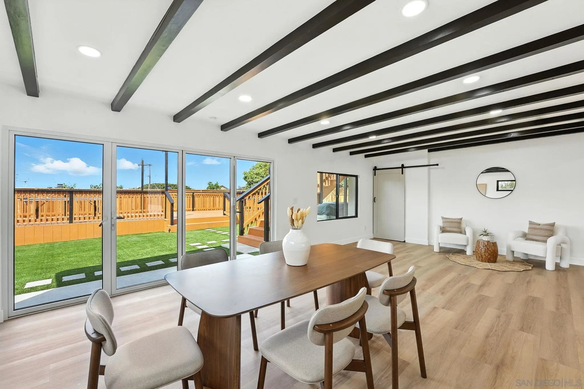 https://cdn.realtyfeed.com/cdn/127/250037265/a9f05a926e664d1d72883328abbb2438.webp