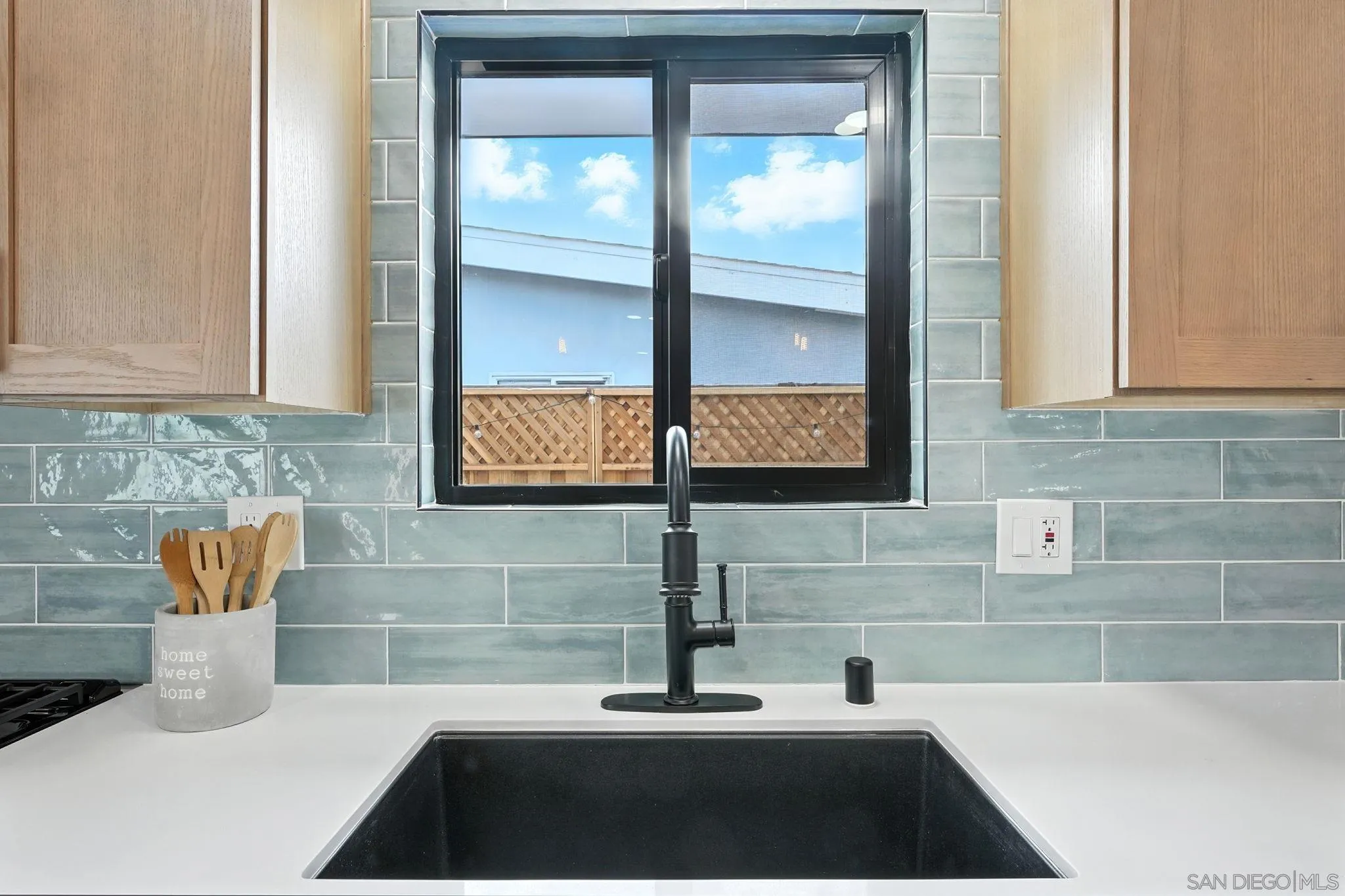 https://cdn.realtyfeed.com/cdn/127/250037265/b6530e059ea6f80fe9064dbe427bf6c3.webp