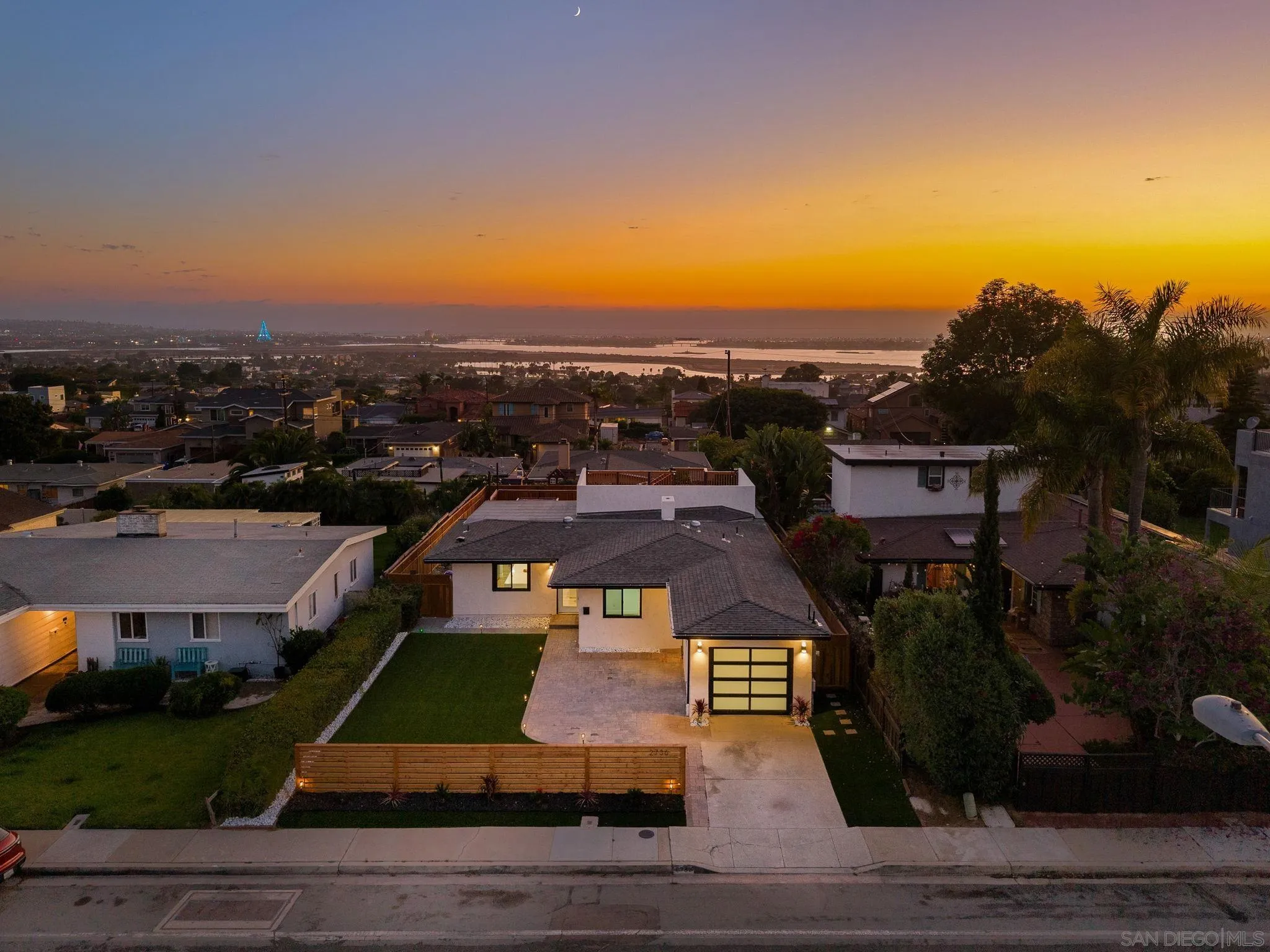 https://cdn.realtyfeed.com/cdn/127/250037265/d720129eab1226085e3256b4202c0727.webp
