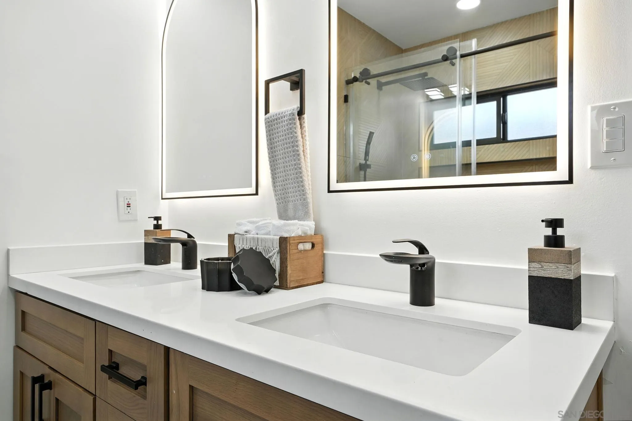 https://cdn.realtyfeed.com/cdn/127/250037265/e1e5ef2f41e155dc1d71f5295700e5b7.webp