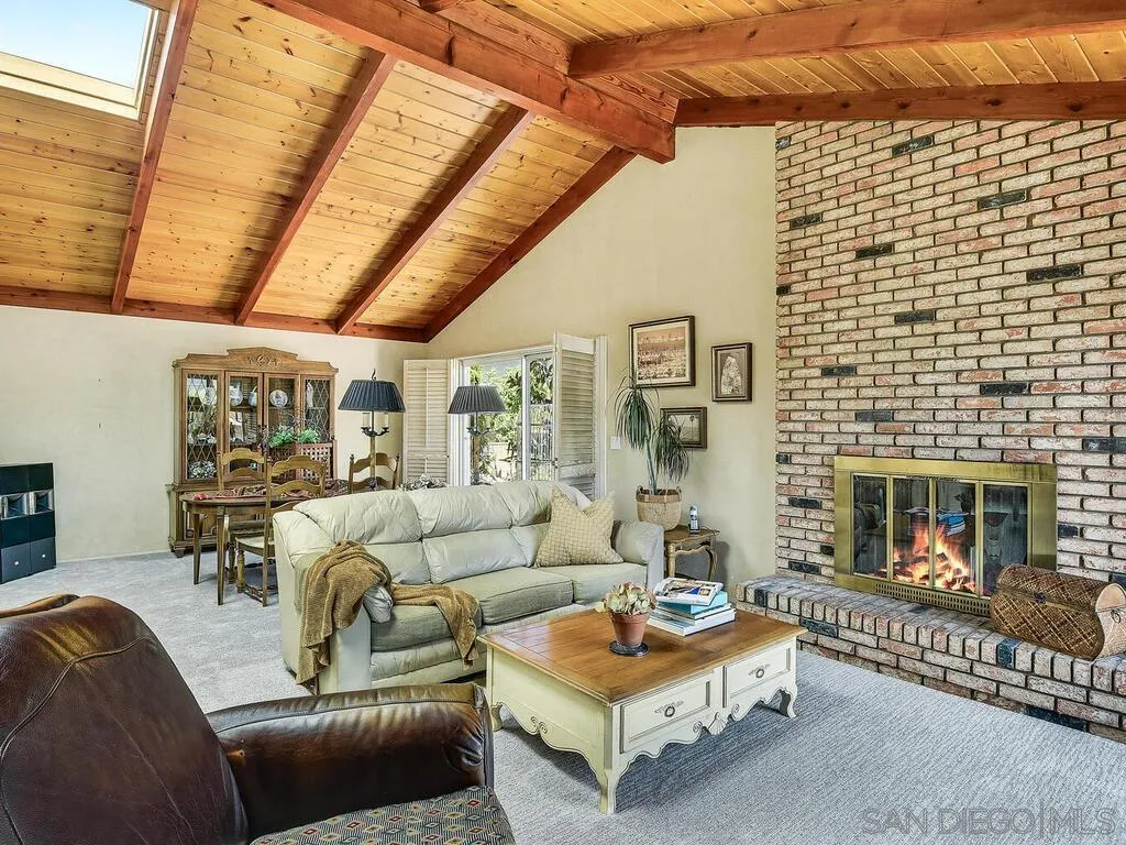 https://cdn.realtyfeed.com/cdn/127/250037267/b1a9ae29a28ad0deb9455c625a6c794a.webp
