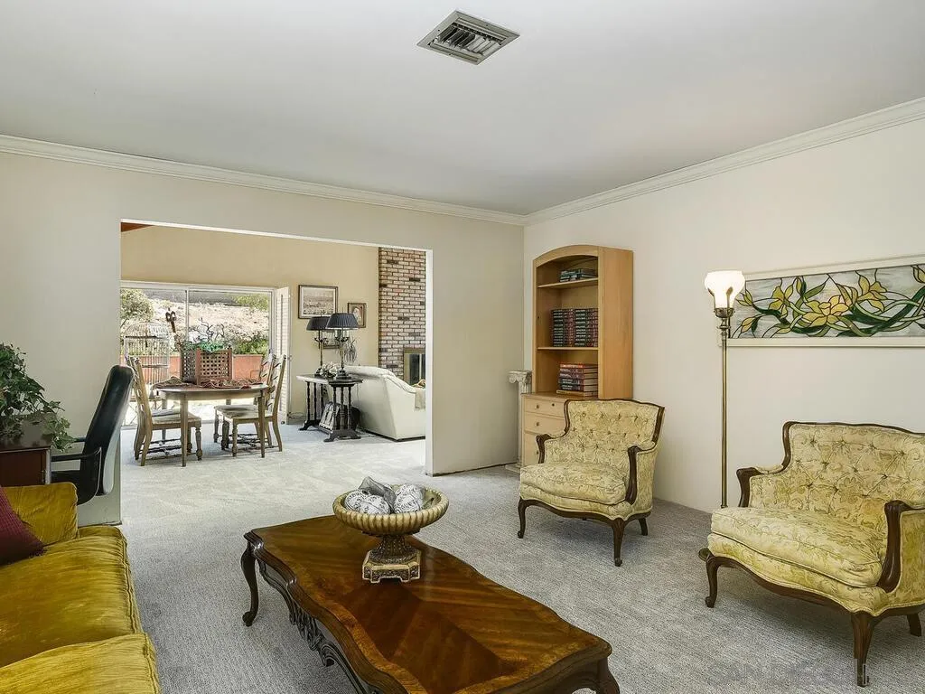 https://cdn.realtyfeed.com/cdn/127/250037267/c9a44d7bac21280a8f3c54fb0f26326c.webp