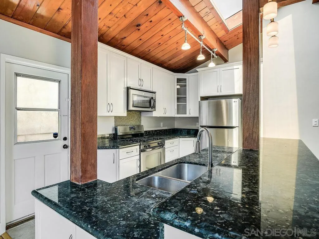 https://cdn.realtyfeed.com/cdn/127/250037268/5e69e2d1e7a0064399b87fa33e9d7330.webp