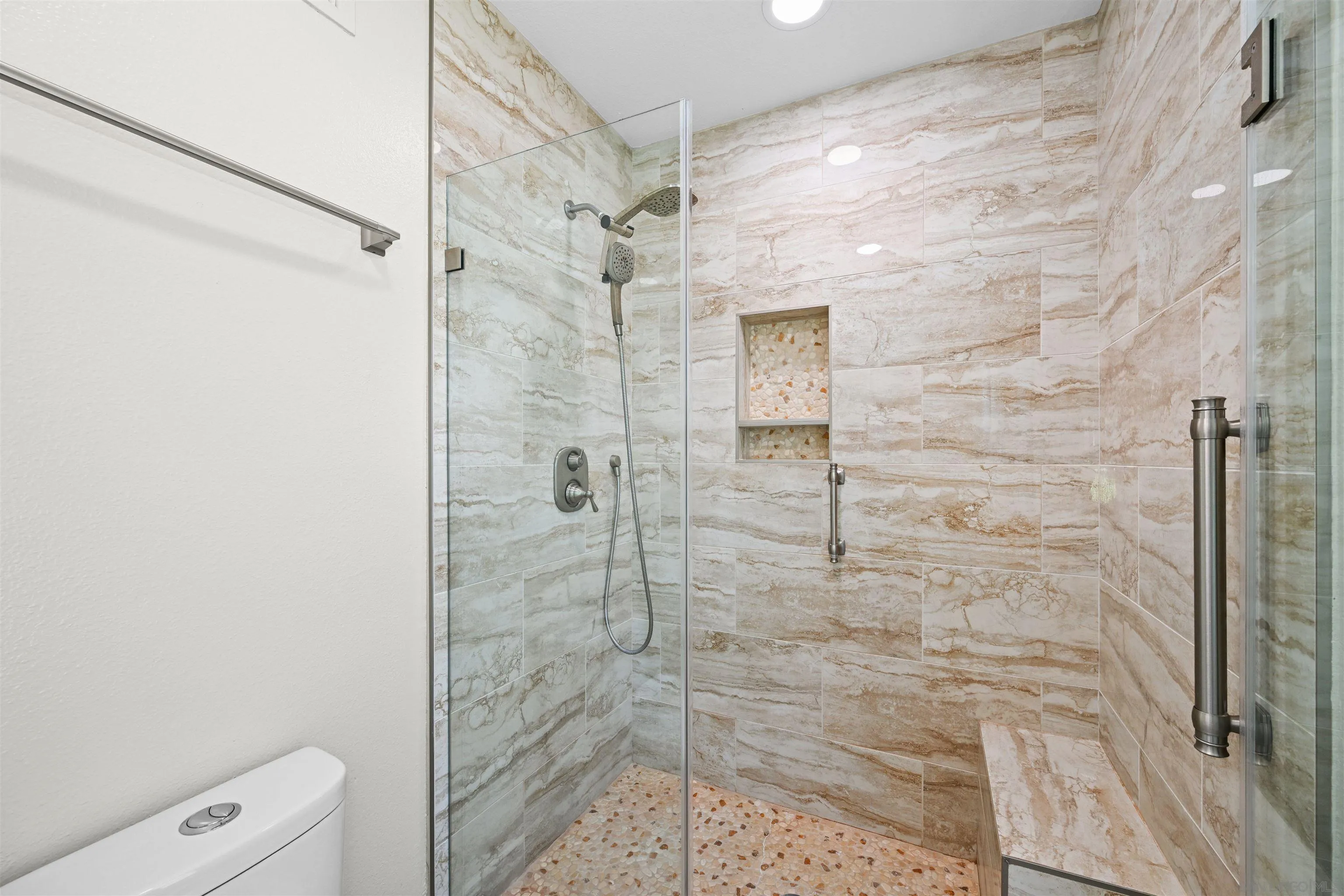 https://cdn.realtyfeed.com/cdn/127/250037269/745e480efb8bf09cd0cf111b5f0263d0.webp
