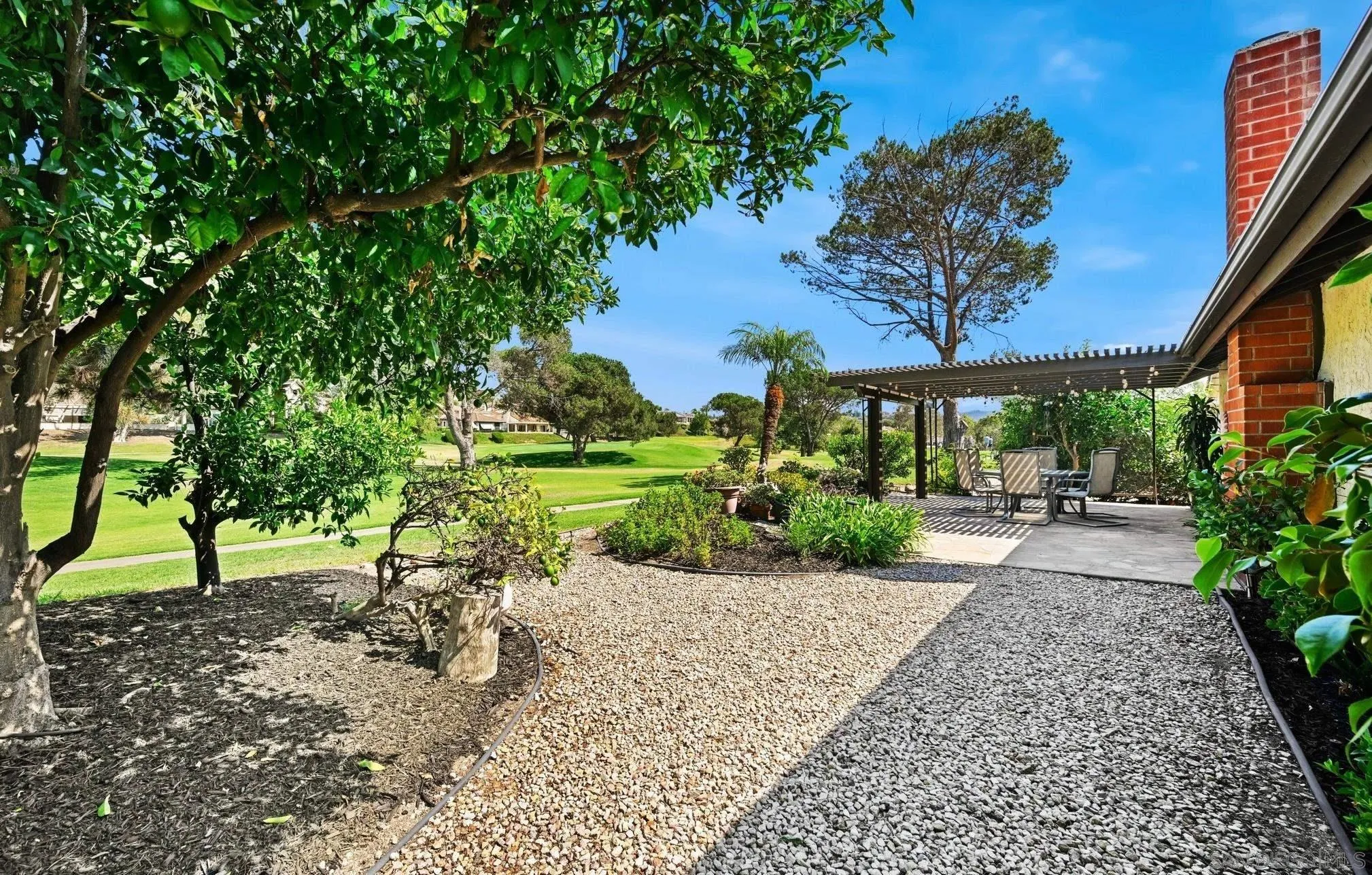 https://cdn.realtyfeed.com/cdn/127/250037269/cf0db22bbc8061ec41f274ae0b91d51b.webp