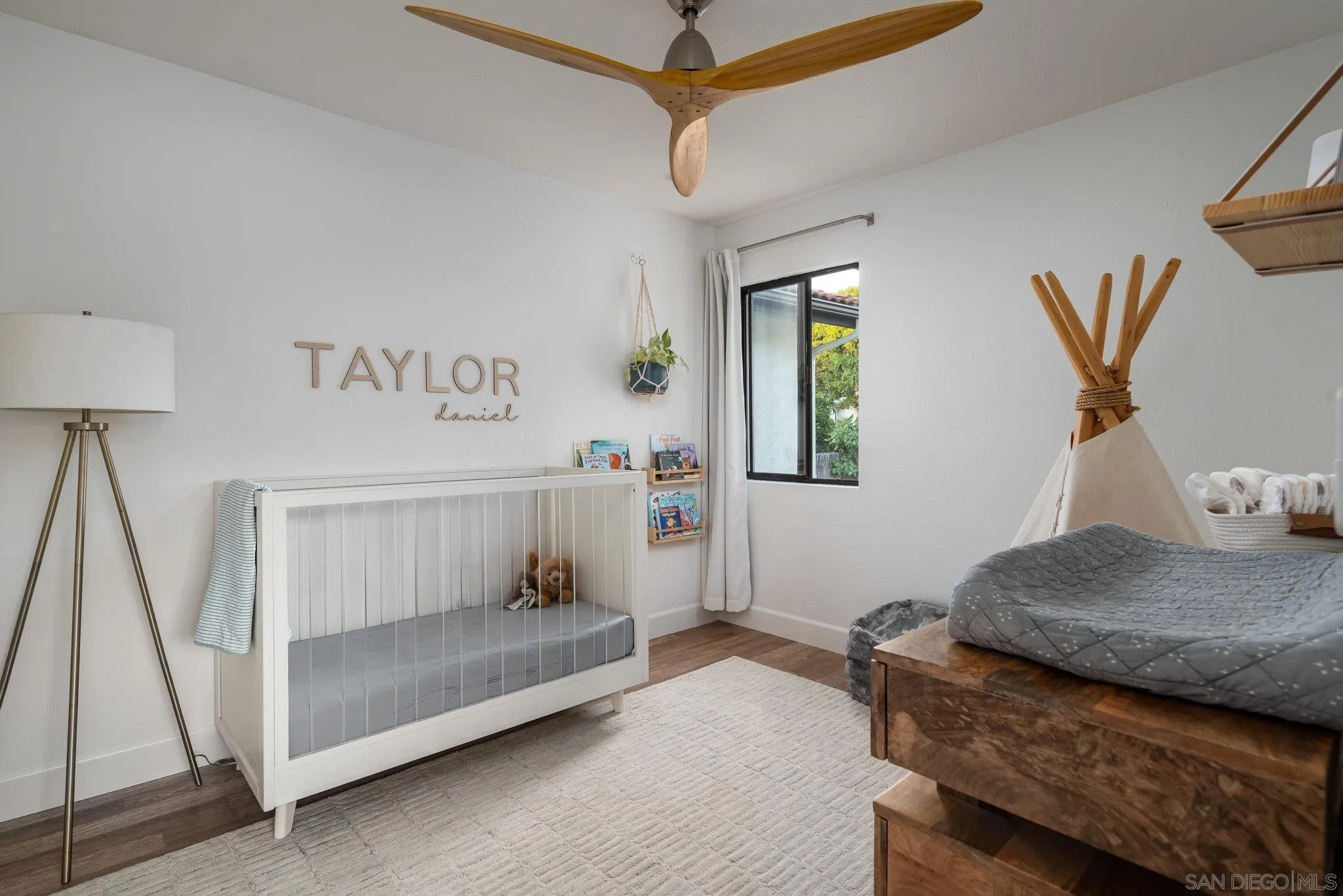 https://cdn.realtyfeed.com/cdn/127/250037270/d66d6284af5bb6db29c4fff11f0dae5e.webp