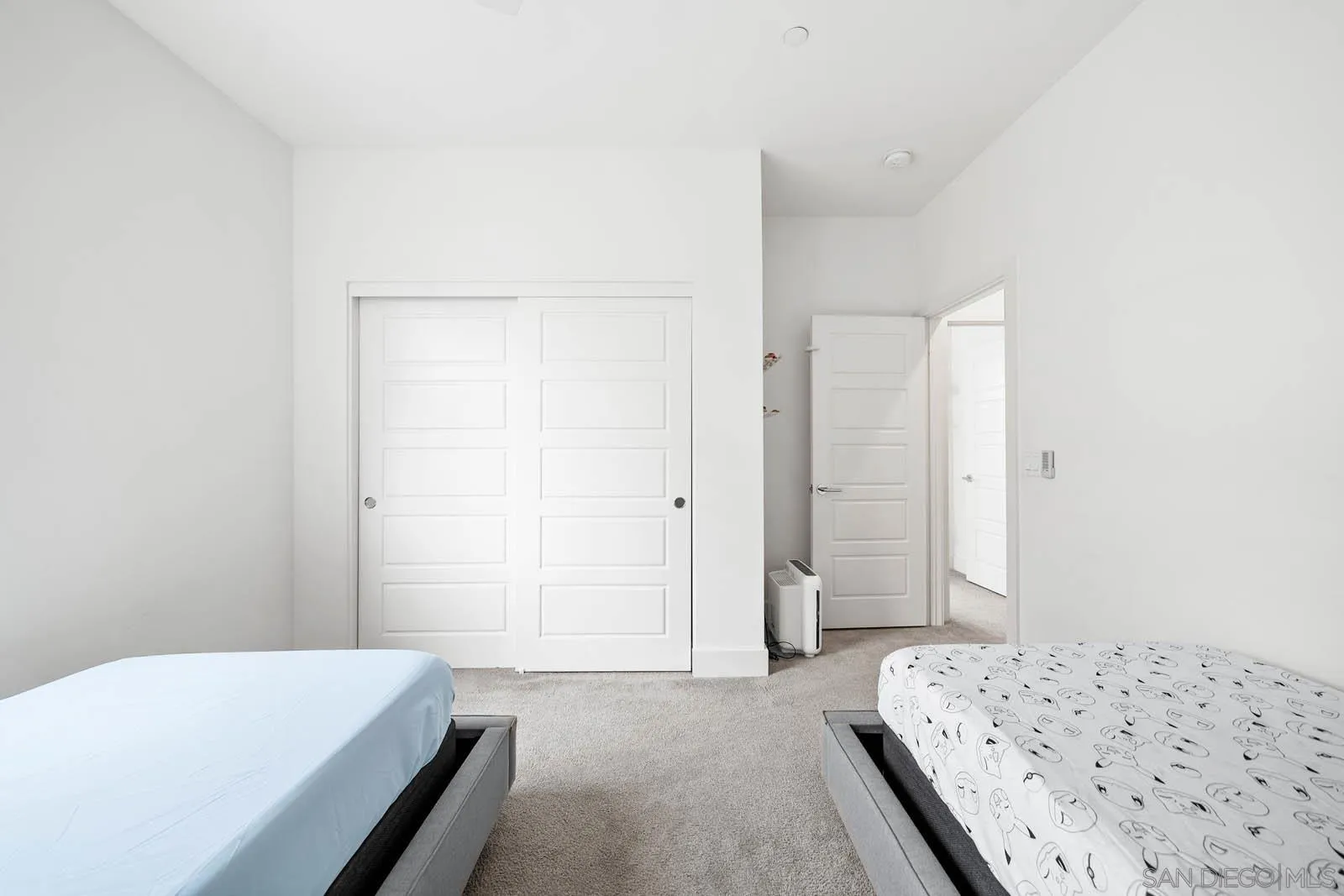 https://cdn.realtyfeed.com/cdn/127/250037272/1c49de7907d8b691e7c4d66e747fd5b6.webp