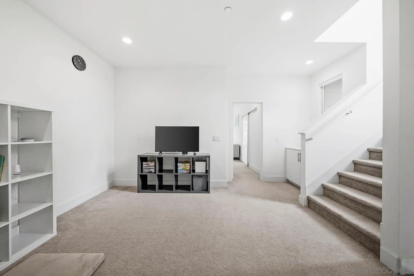 https://cdn.realtyfeed.com/cdn/127/250037272/716a85a839eebccd9a9a17793fb982c9.webp